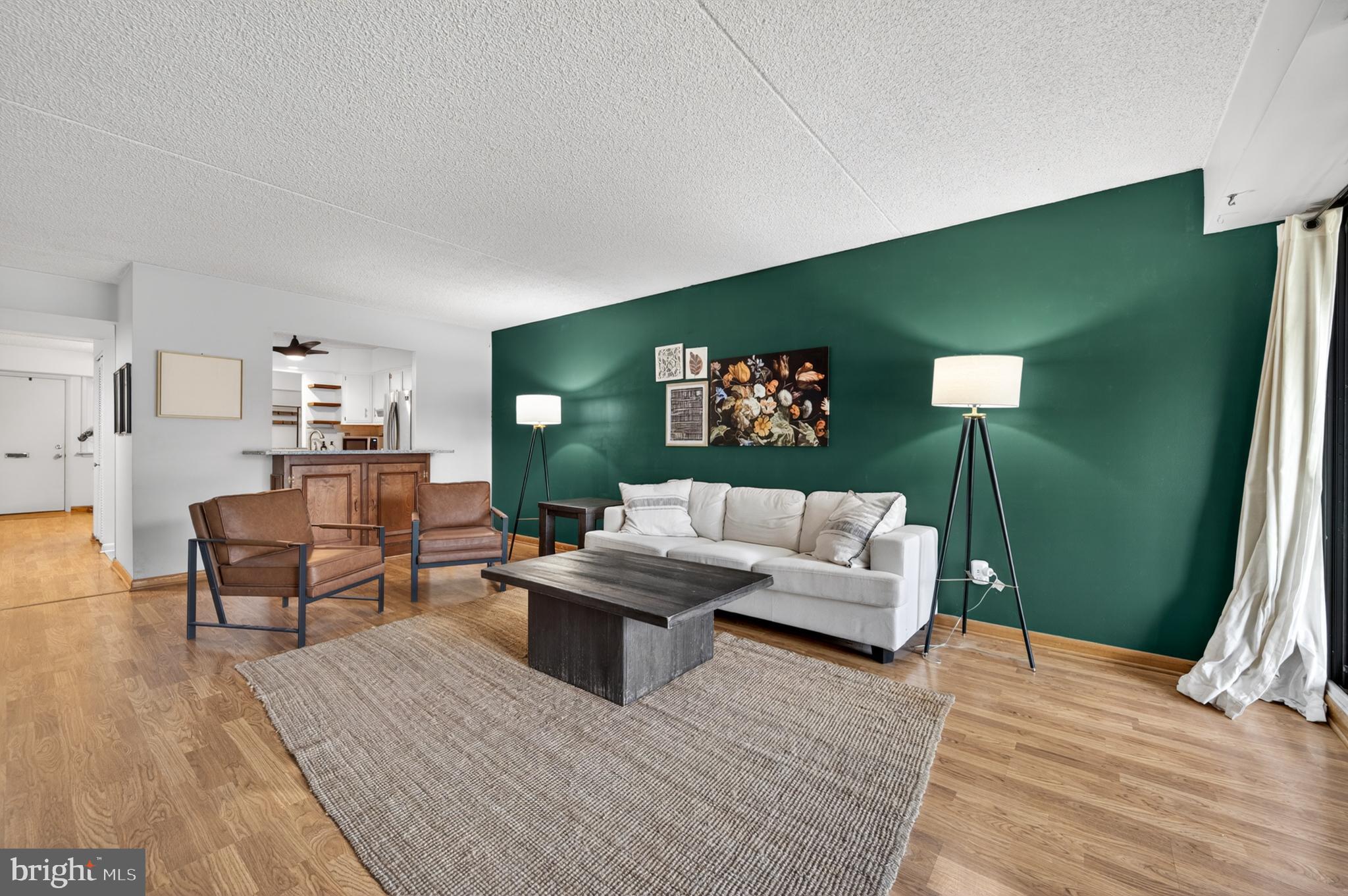 246 SUMMIT HOUSE 246