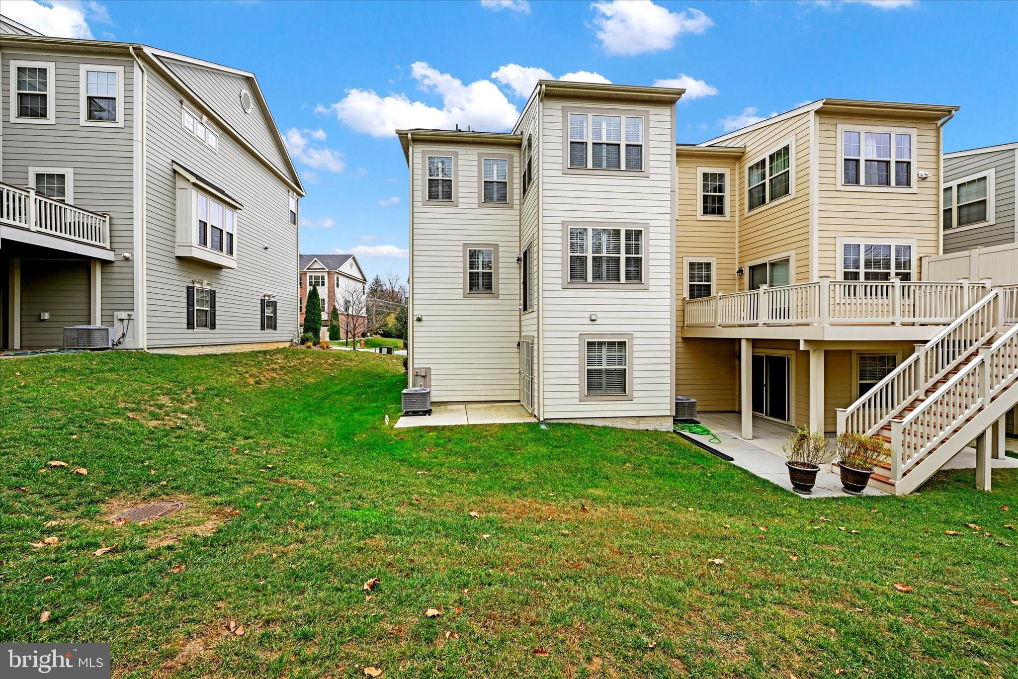 HUNT VALLEY OVERLOOK - Residential Lease