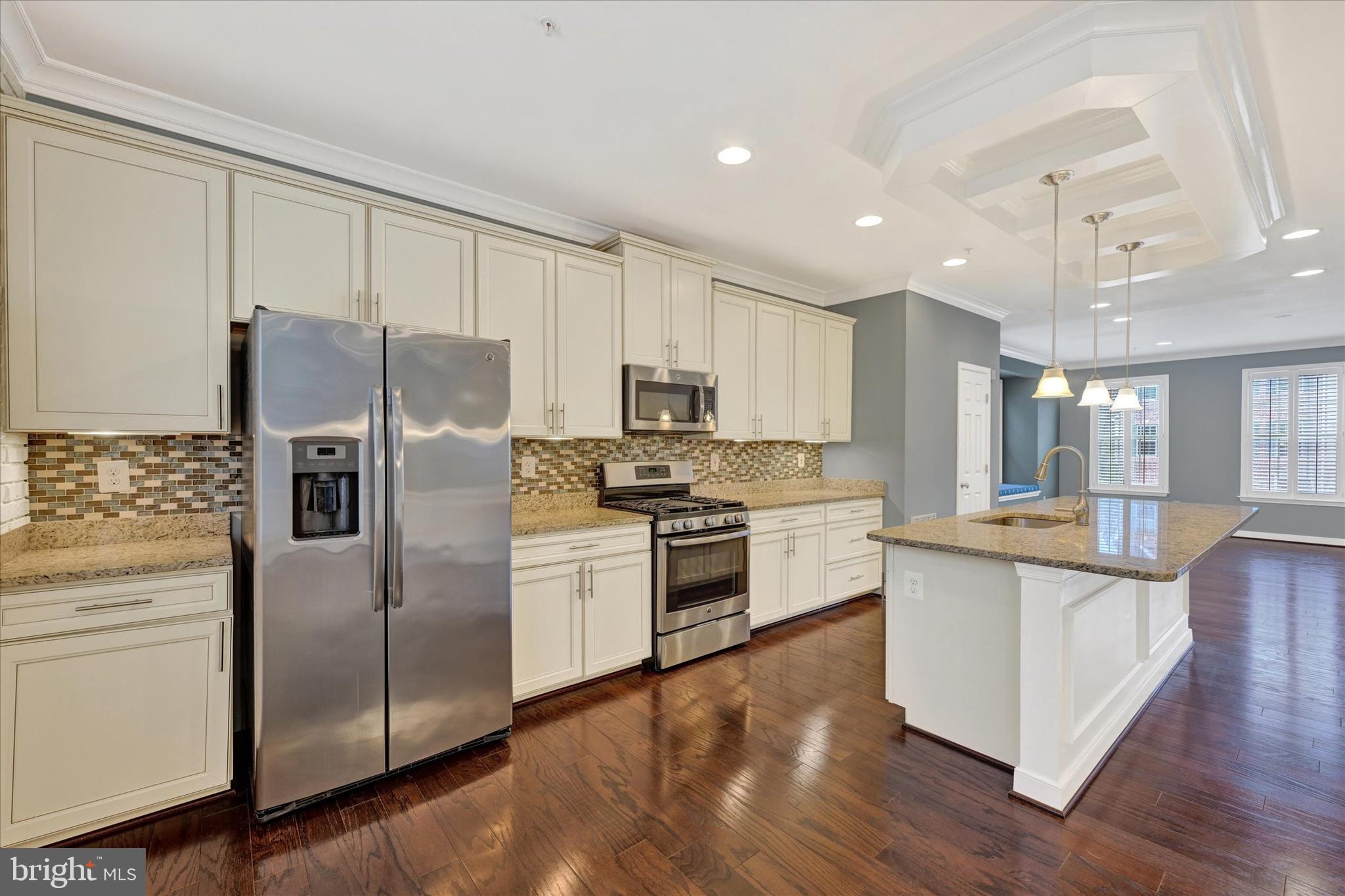 HUNT VALLEY OVERLOOK - Residential Lease