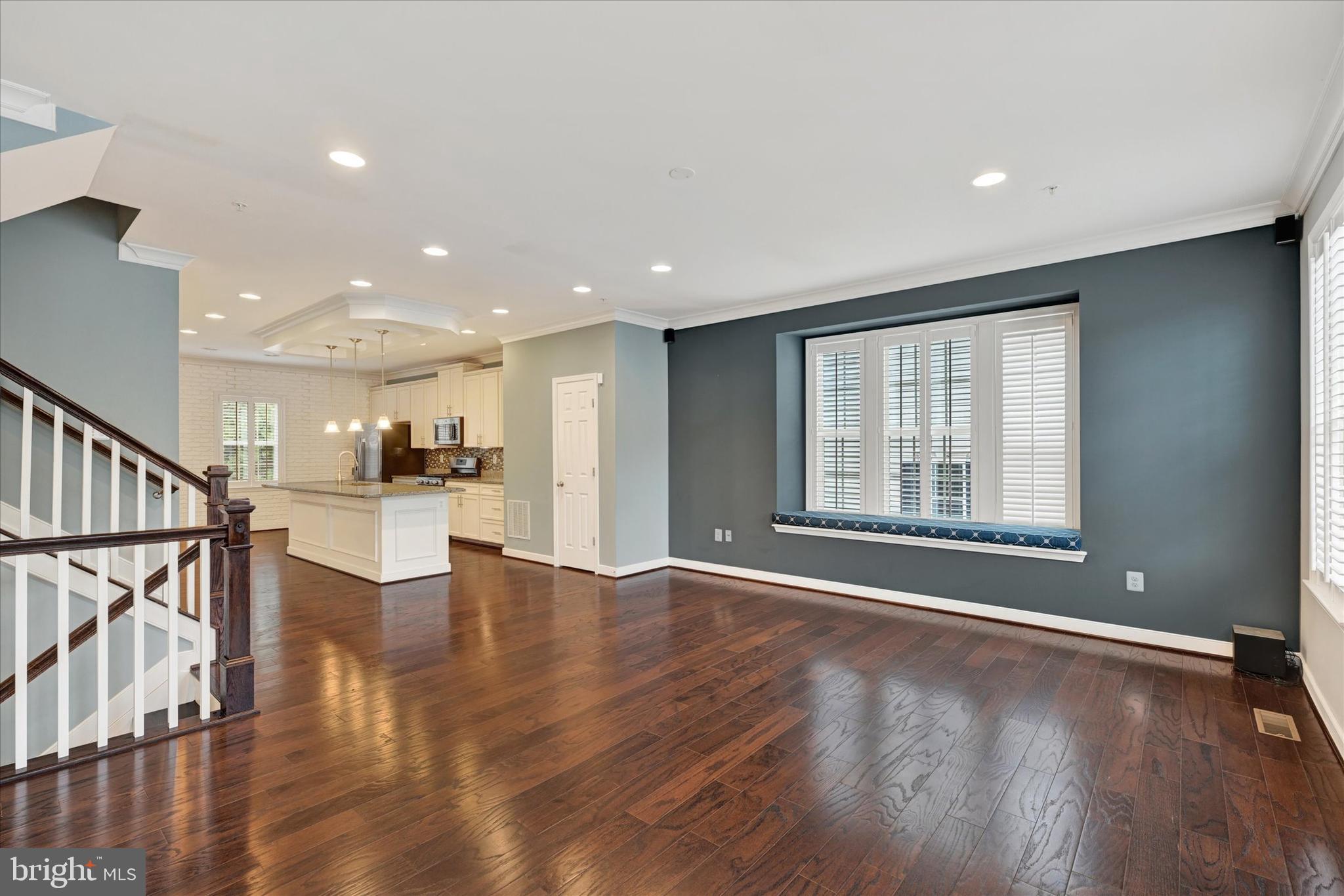 HUNT VALLEY OVERLOOK - Residential Lease