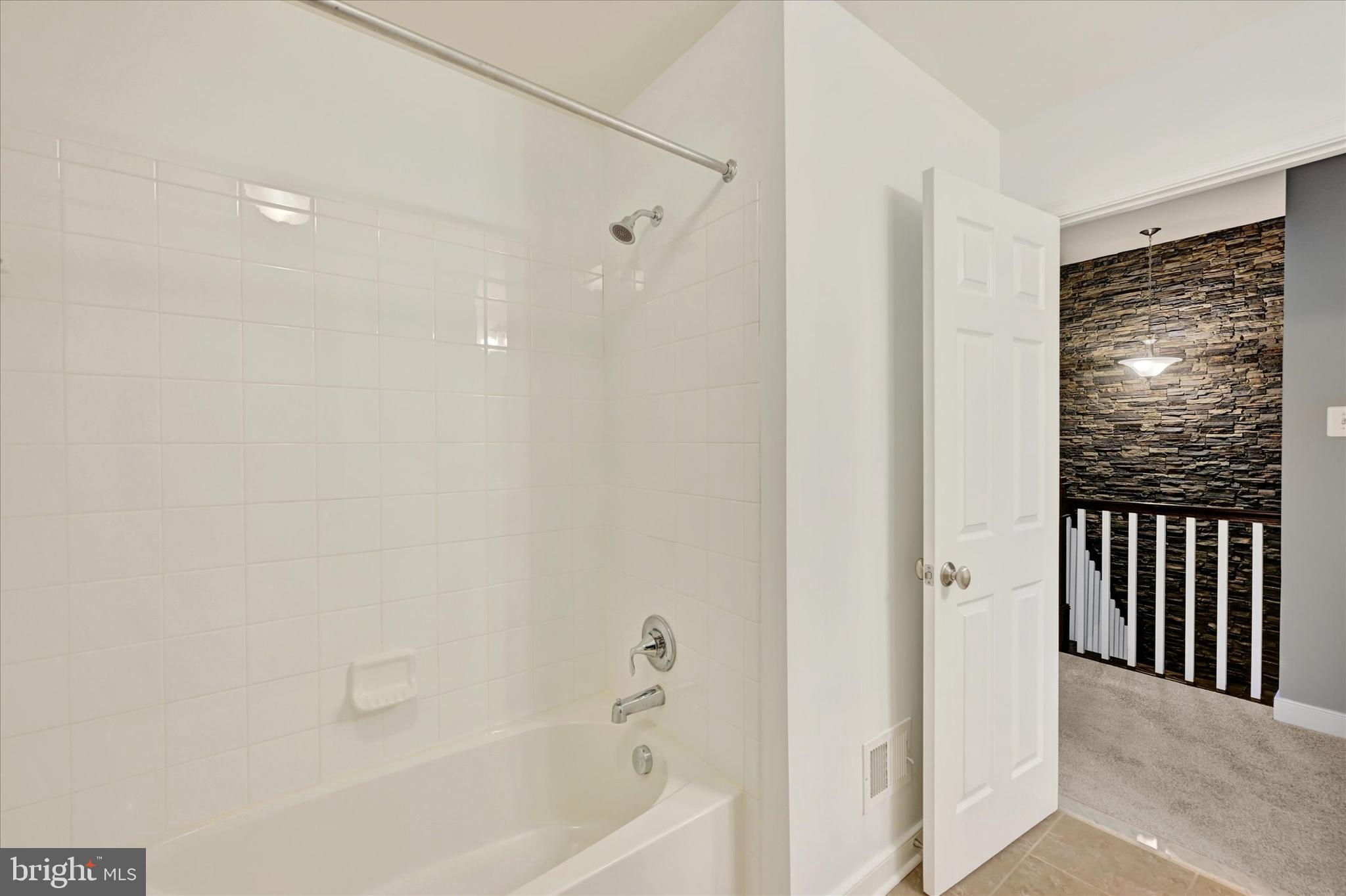 HUNT VALLEY OVERLOOK - Residential Lease