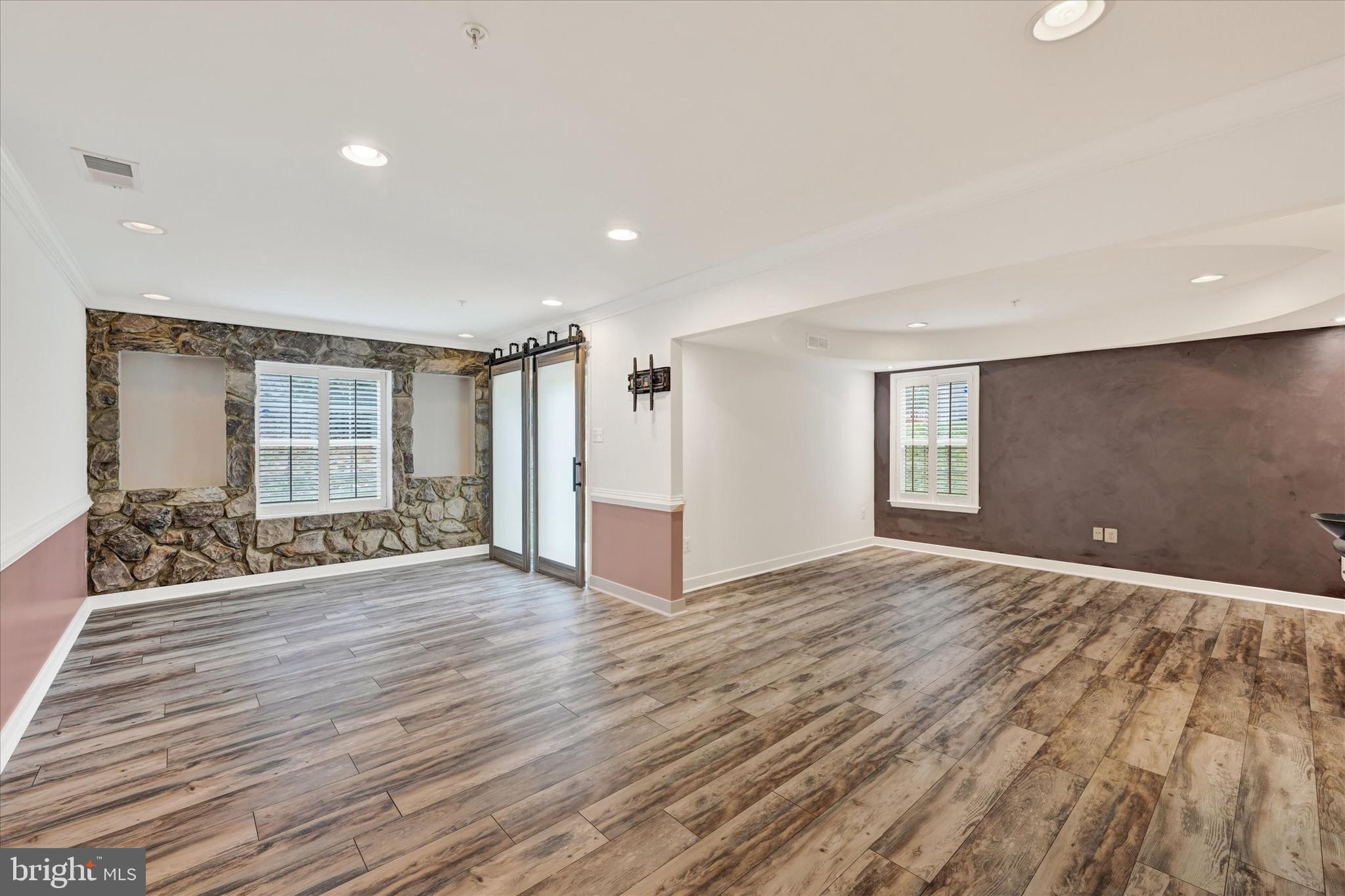 HUNT VALLEY OVERLOOK - Residential Lease