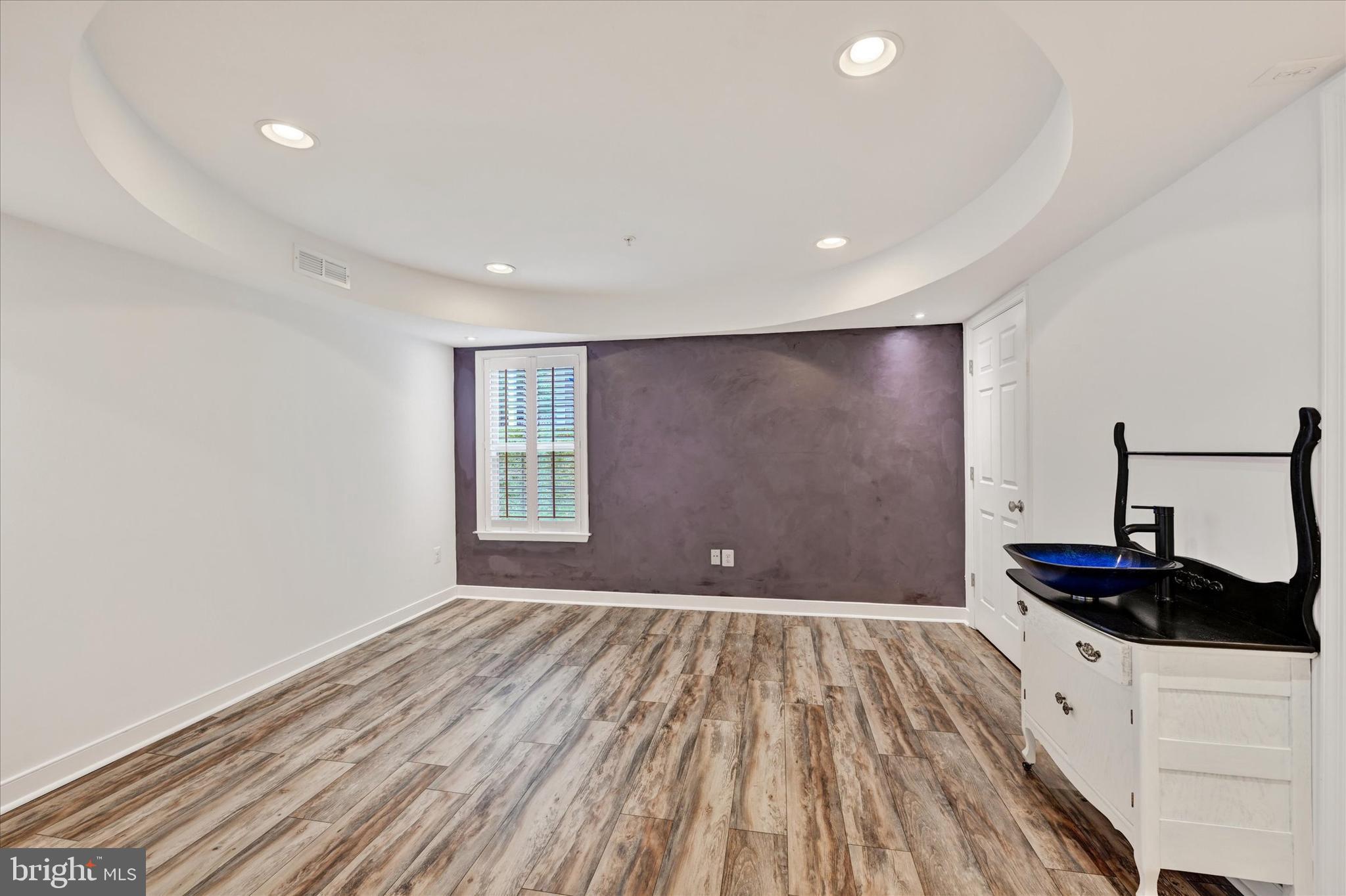 HUNT VALLEY OVERLOOK - Residential Lease