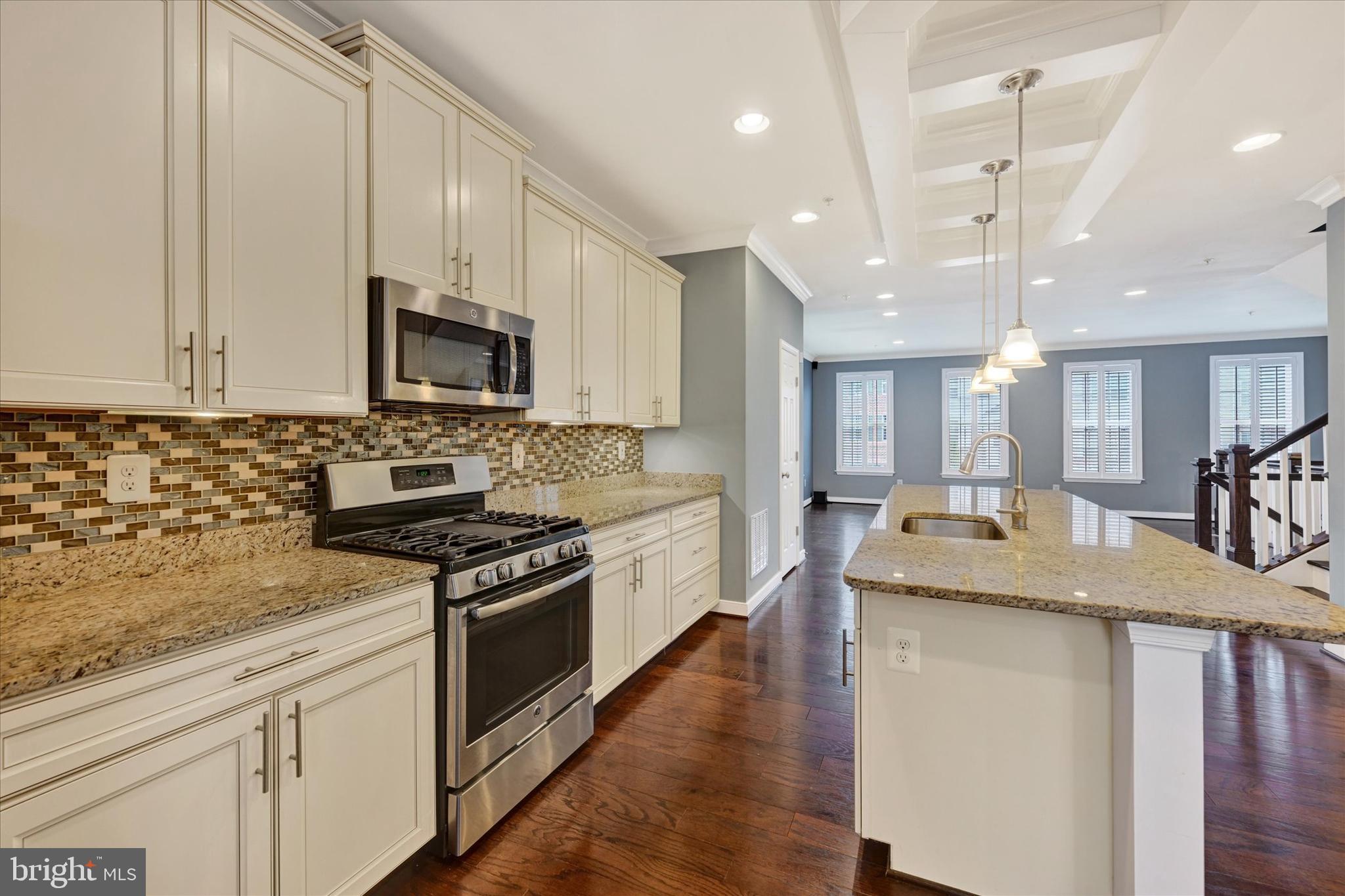 HUNT VALLEY OVERLOOK - Residential Lease