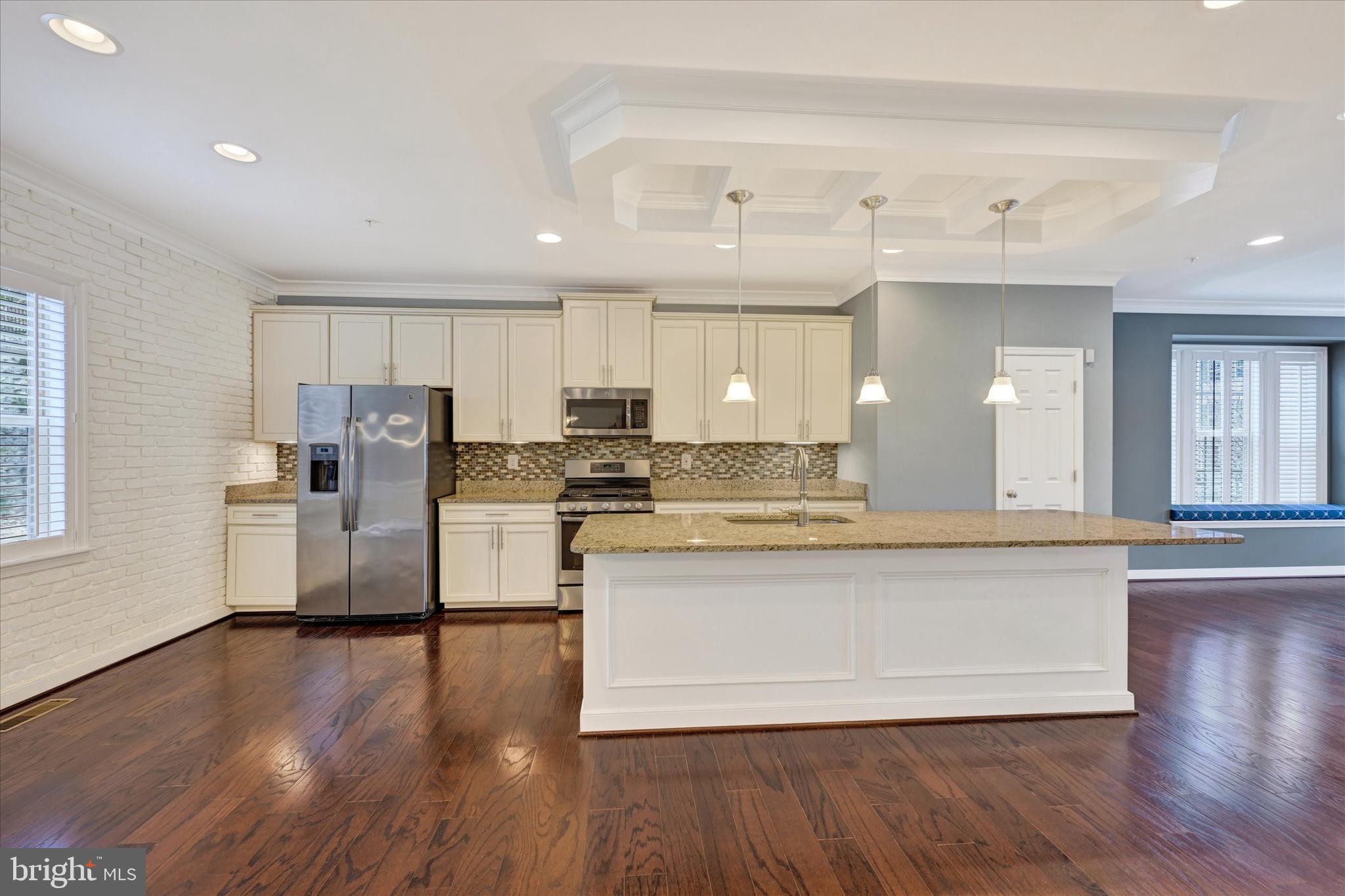 HUNT VALLEY OVERLOOK - Residential Lease