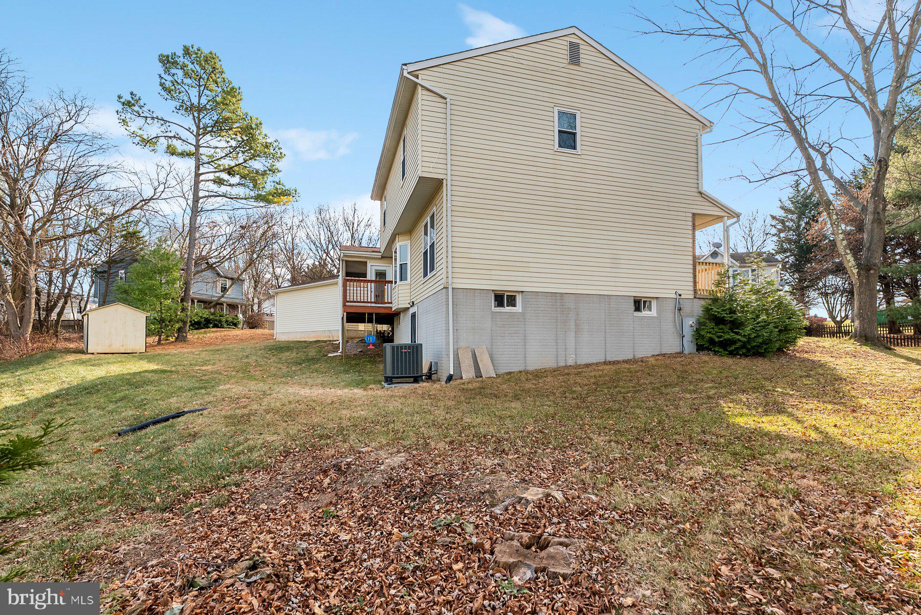 SMALL CROSSINGS - Residential