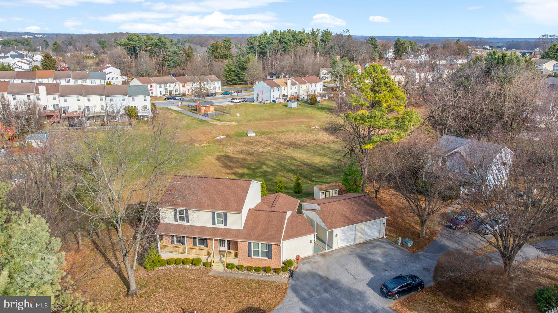 SMALL CROSSINGS - Residential