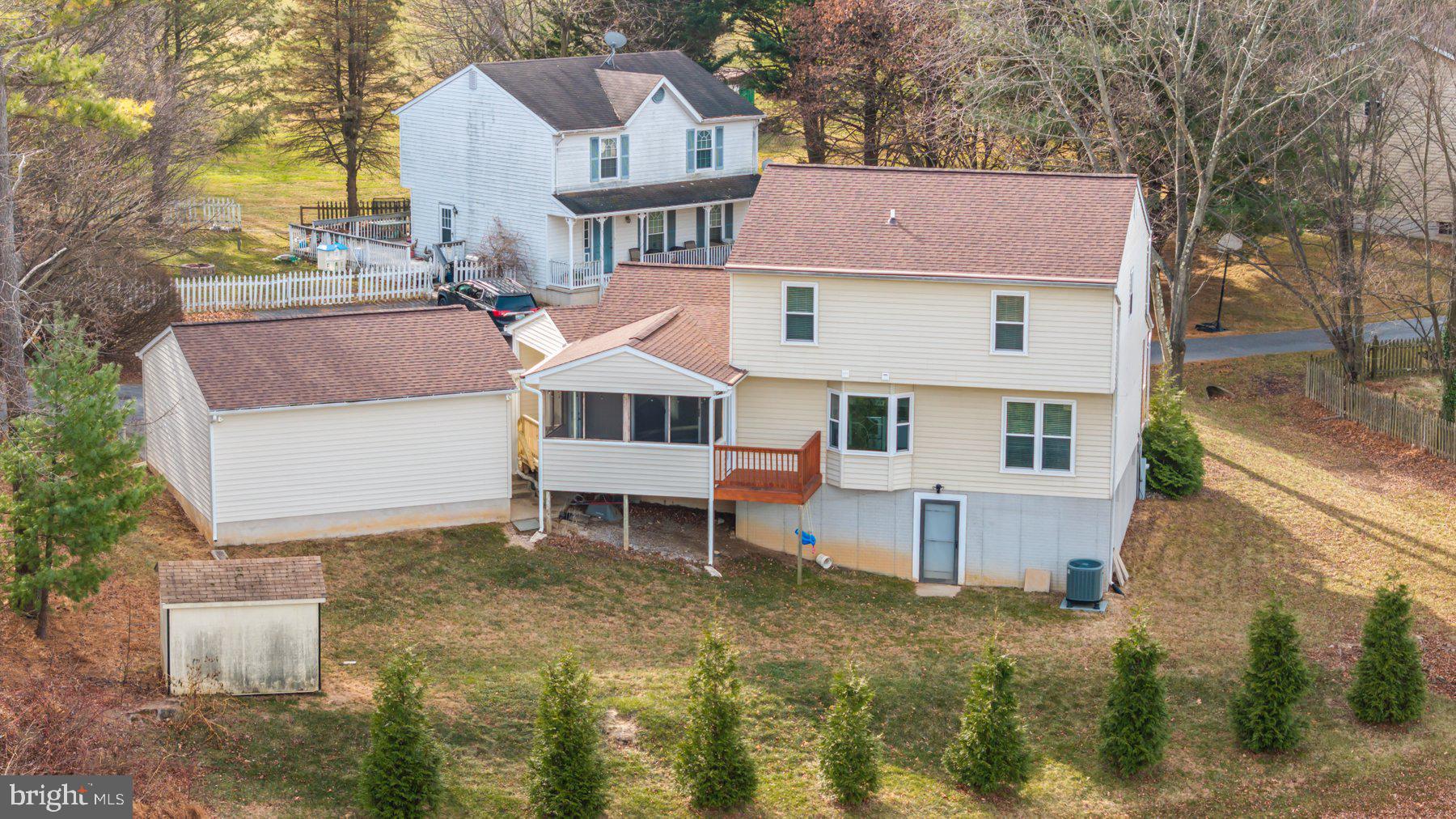 SMALL CROSSINGS - Residential