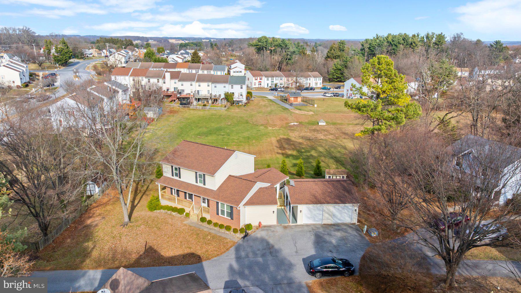 SMALL CROSSINGS - Residential