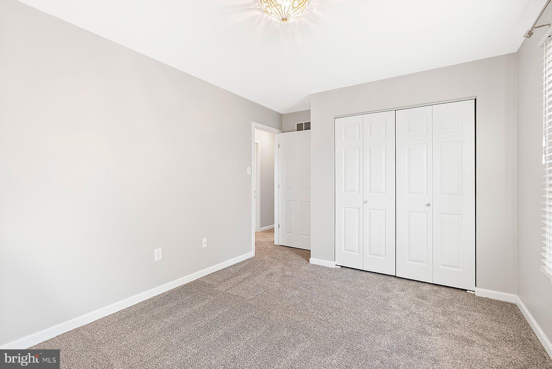 SMALL CROSSINGS - Residential