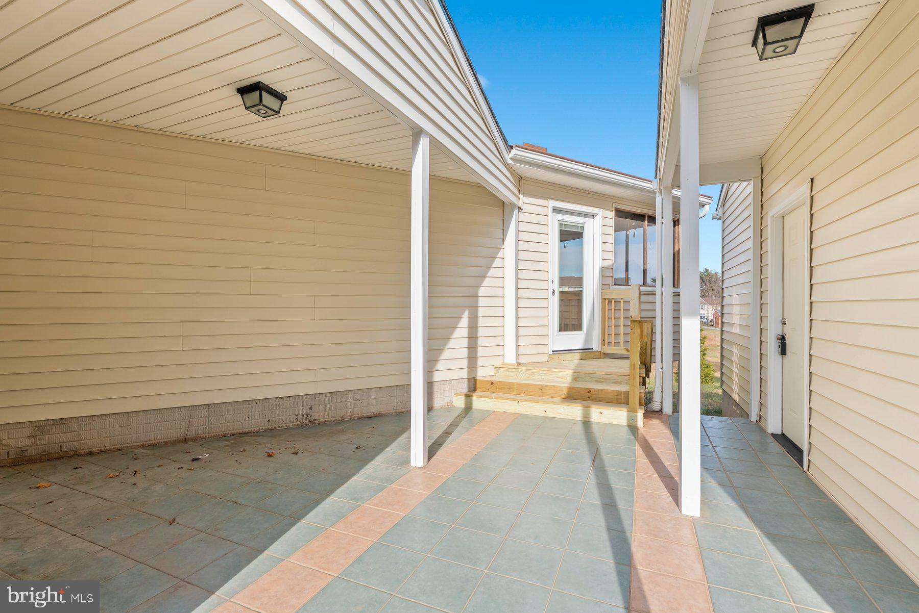 SMALL CROSSINGS - Residential