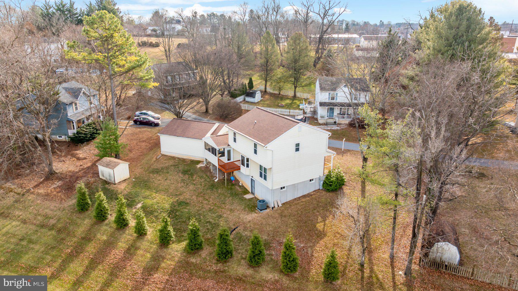 SMALL CROSSINGS - Residential