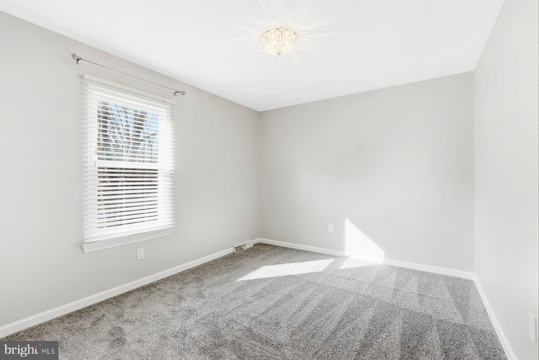 SMALL CROSSINGS - Residential