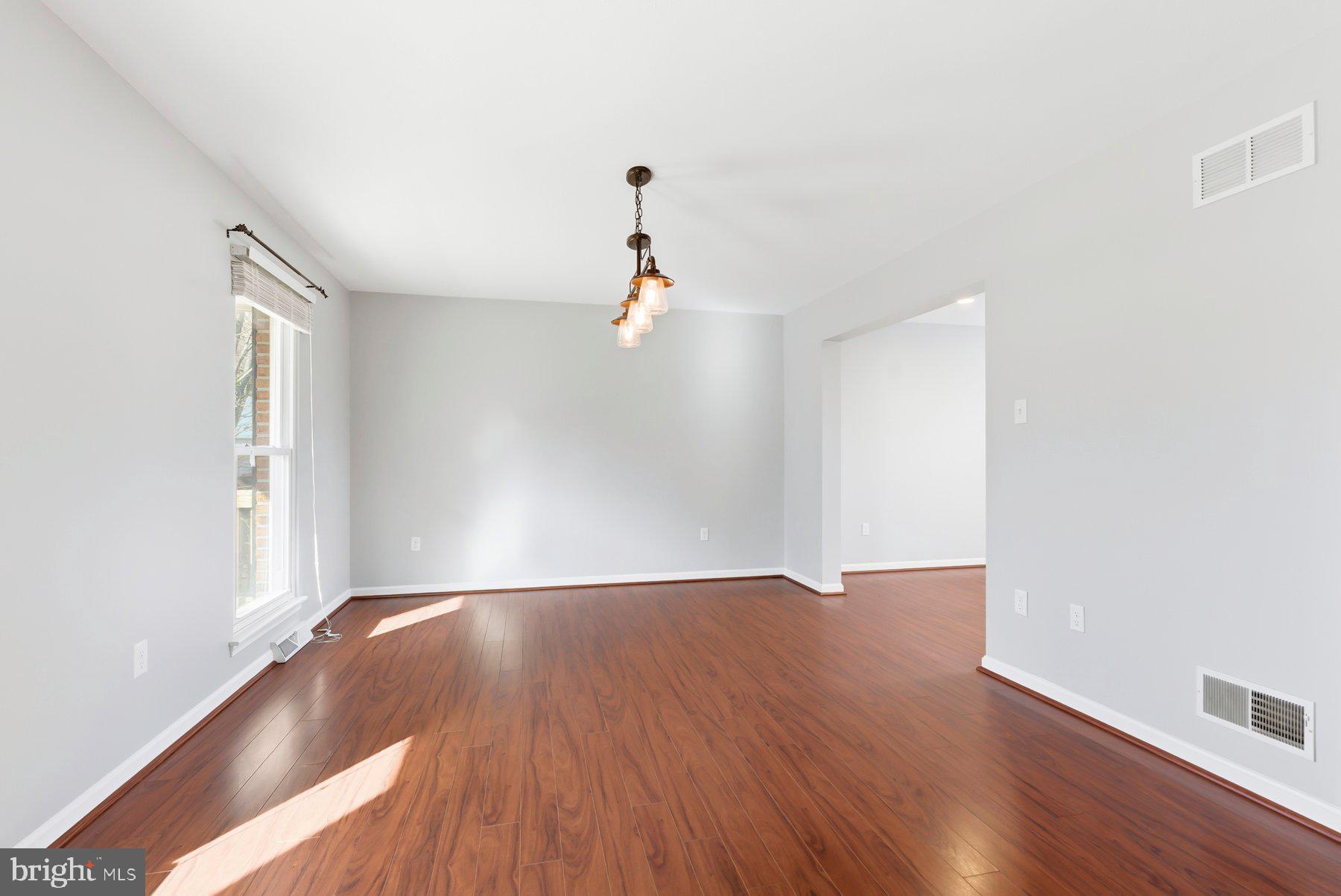 SMALL CROSSINGS - Residential