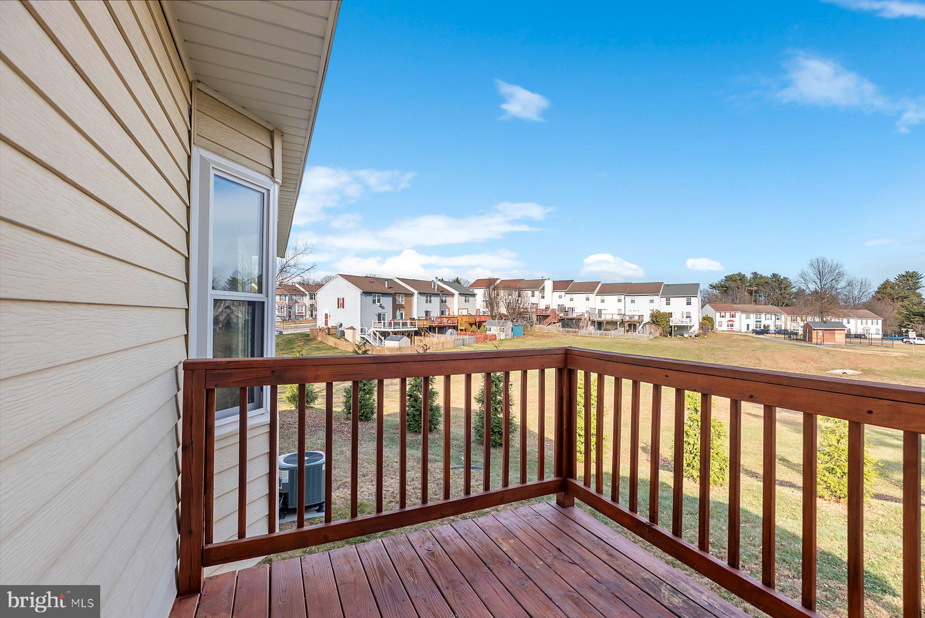 SMALL CROSSINGS - Residential