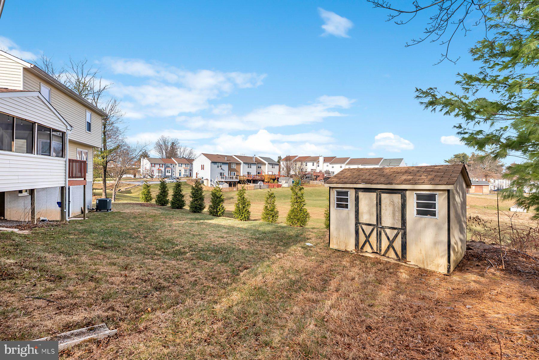 SMALL CROSSINGS - Residential