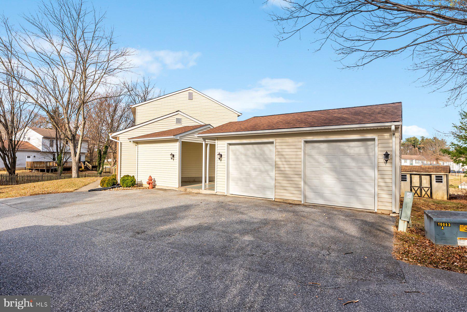 SMALL CROSSINGS - Residential