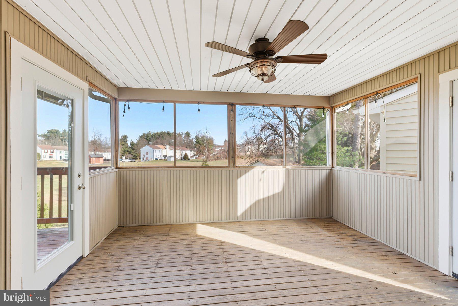 SMALL CROSSINGS - Residential