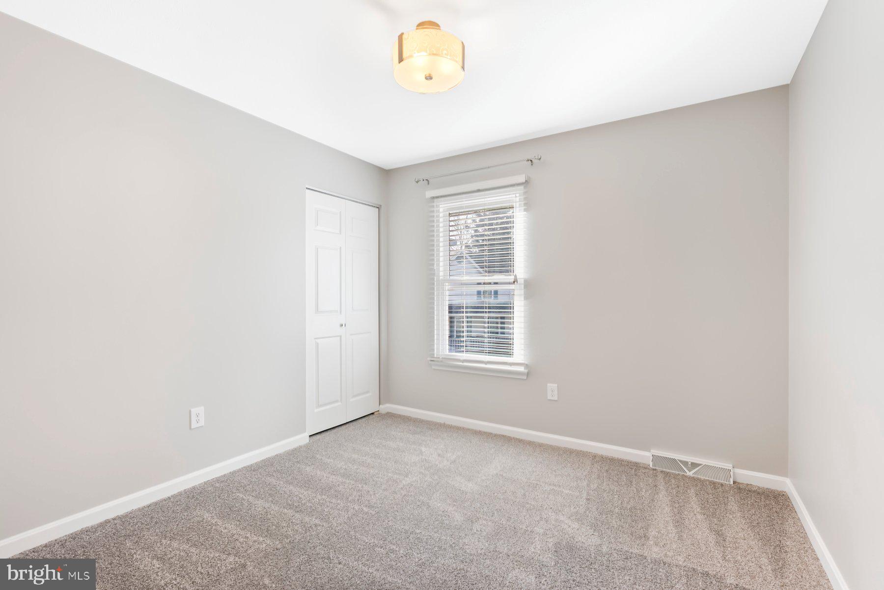 SMALL CROSSINGS - Residential