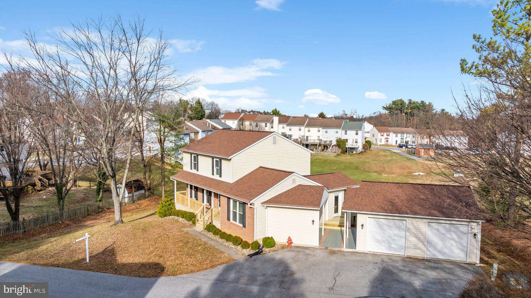 SMALL CROSSINGS - Residential