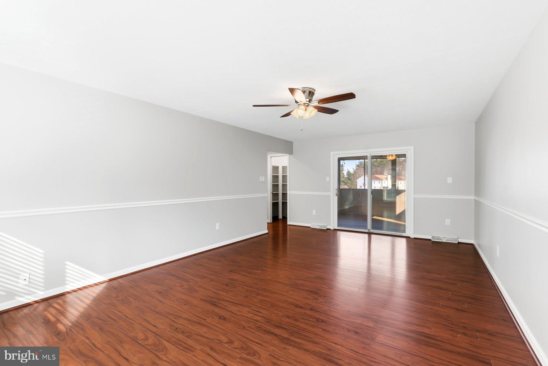 SMALL CROSSINGS - Residential