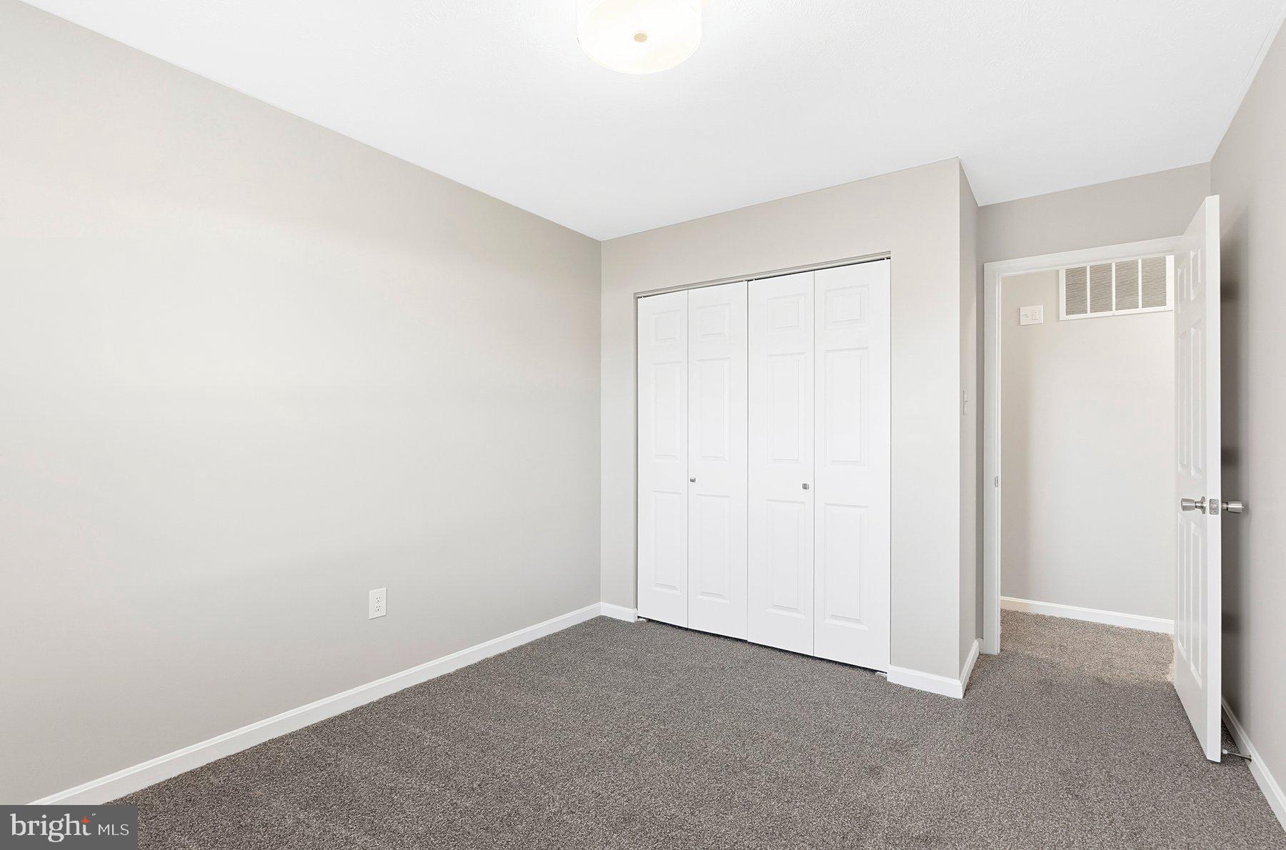 SMALL CROSSINGS - Residential