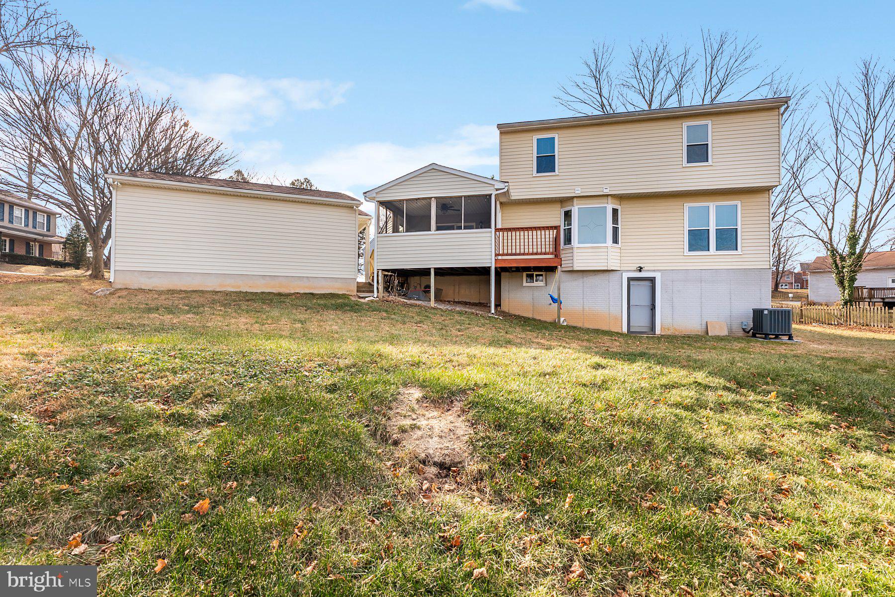 SMALL CROSSINGS - Residential