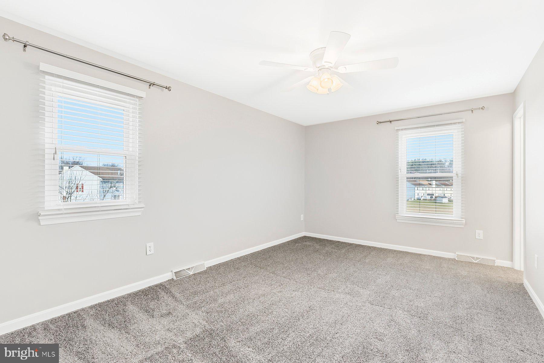 SMALL CROSSINGS - Residential