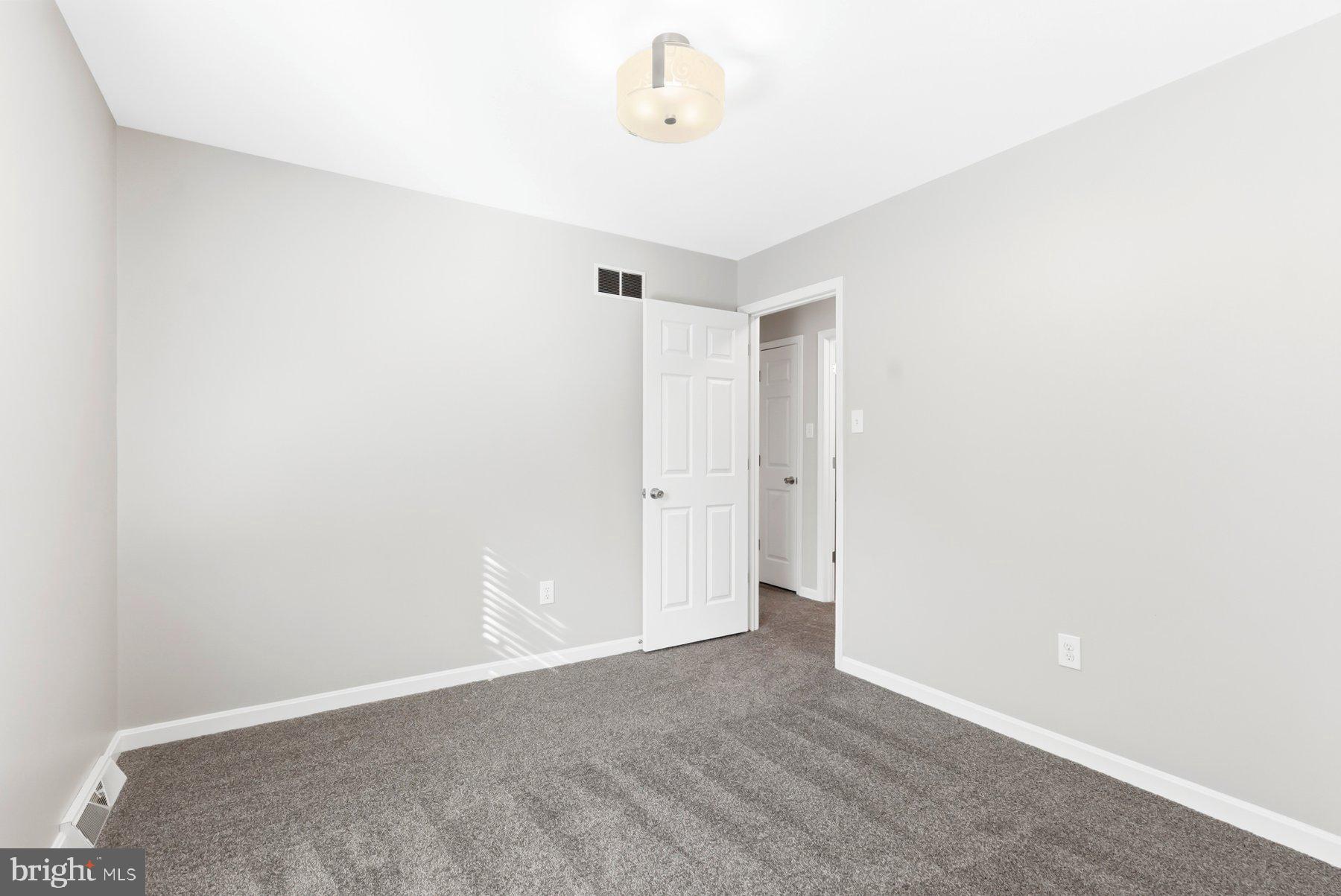 SMALL CROSSINGS - Residential