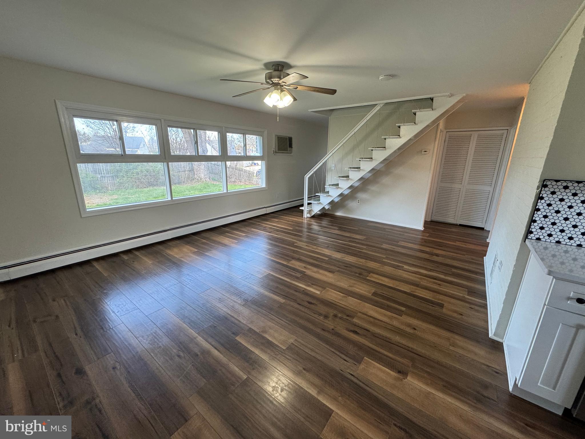 HOLLY HILL - Residential