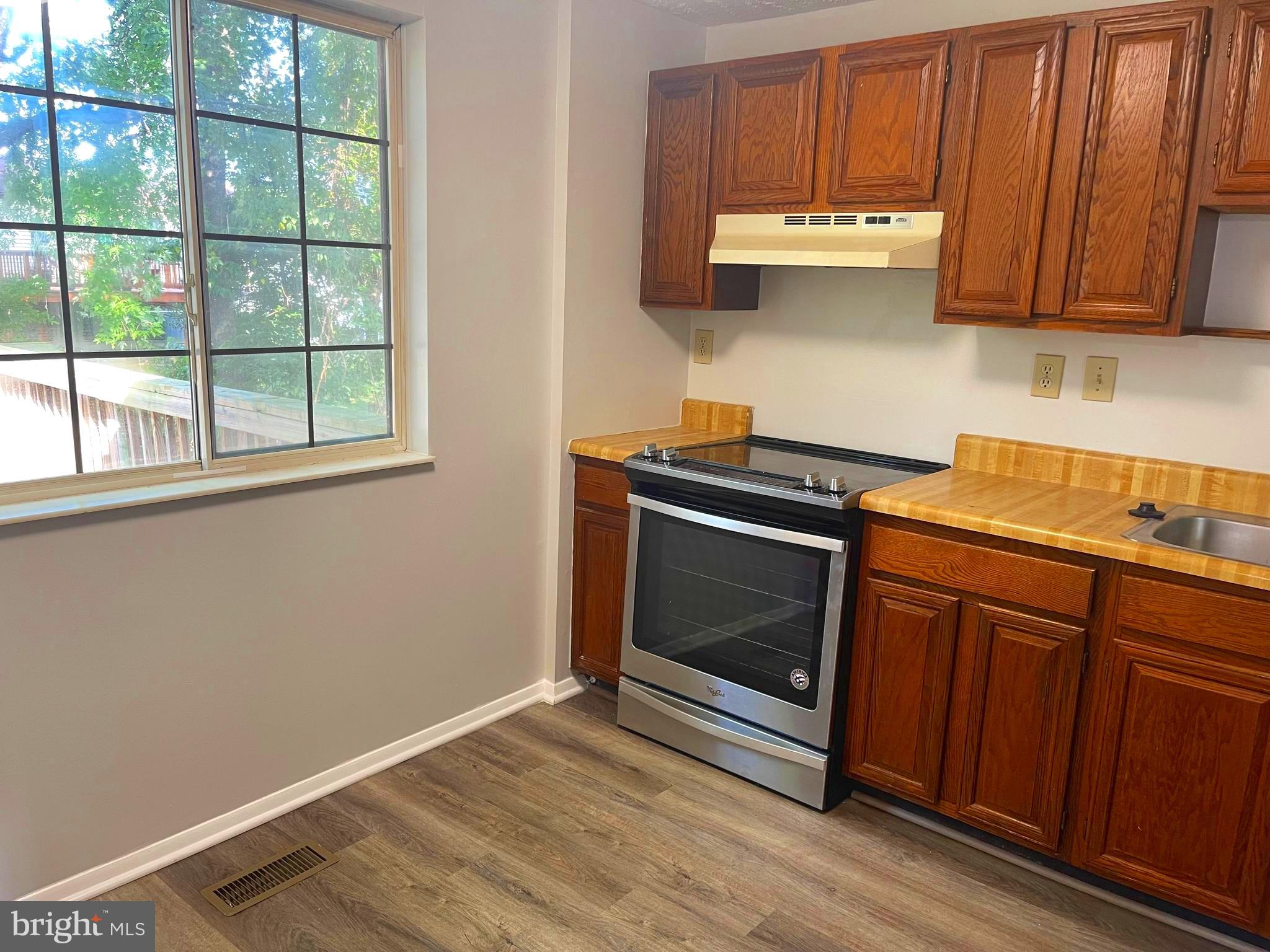 QUINCE ORCHARD MANOR - Residential Lease