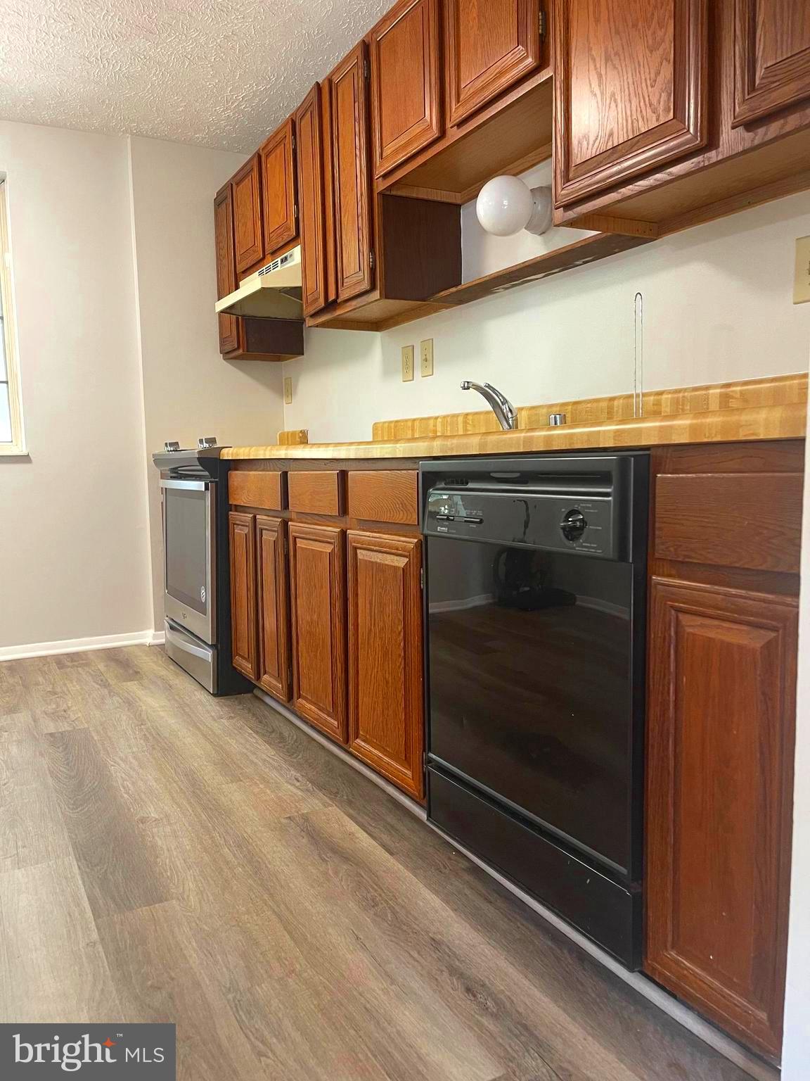 QUINCE ORCHARD MANOR - Residential Lease