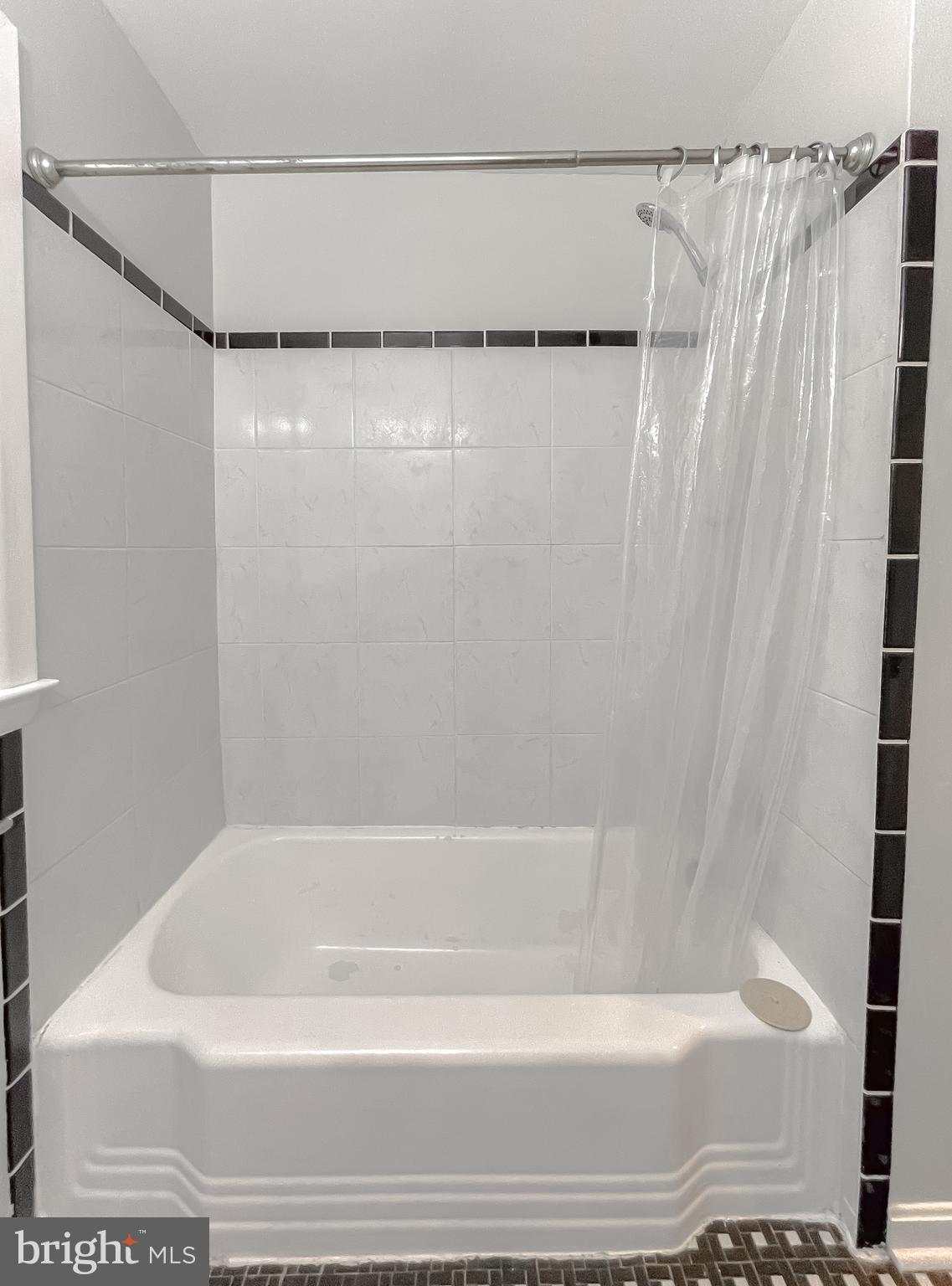 TOWN CREEK - Residential Lease