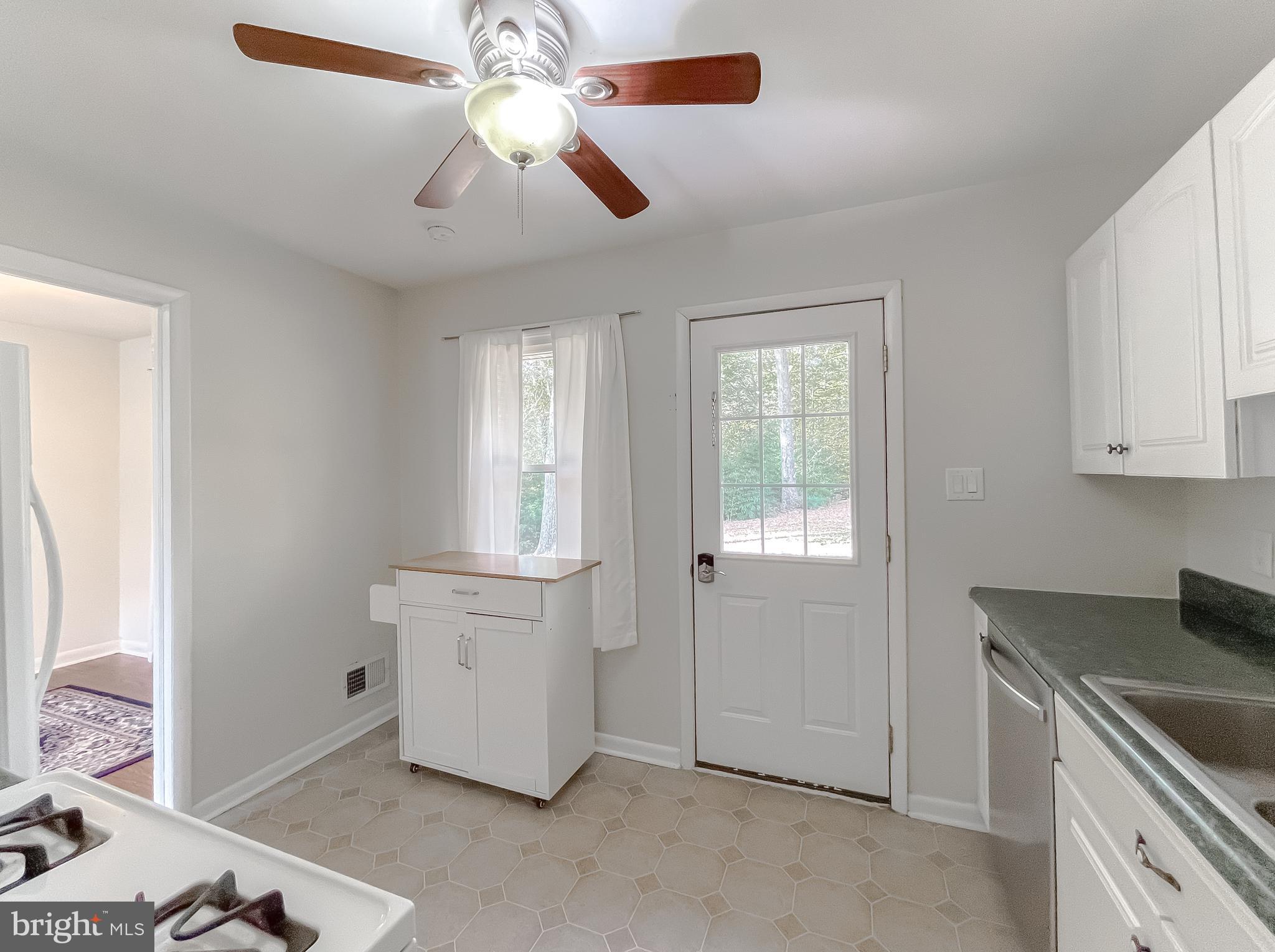 TOWN CREEK - Residential Lease