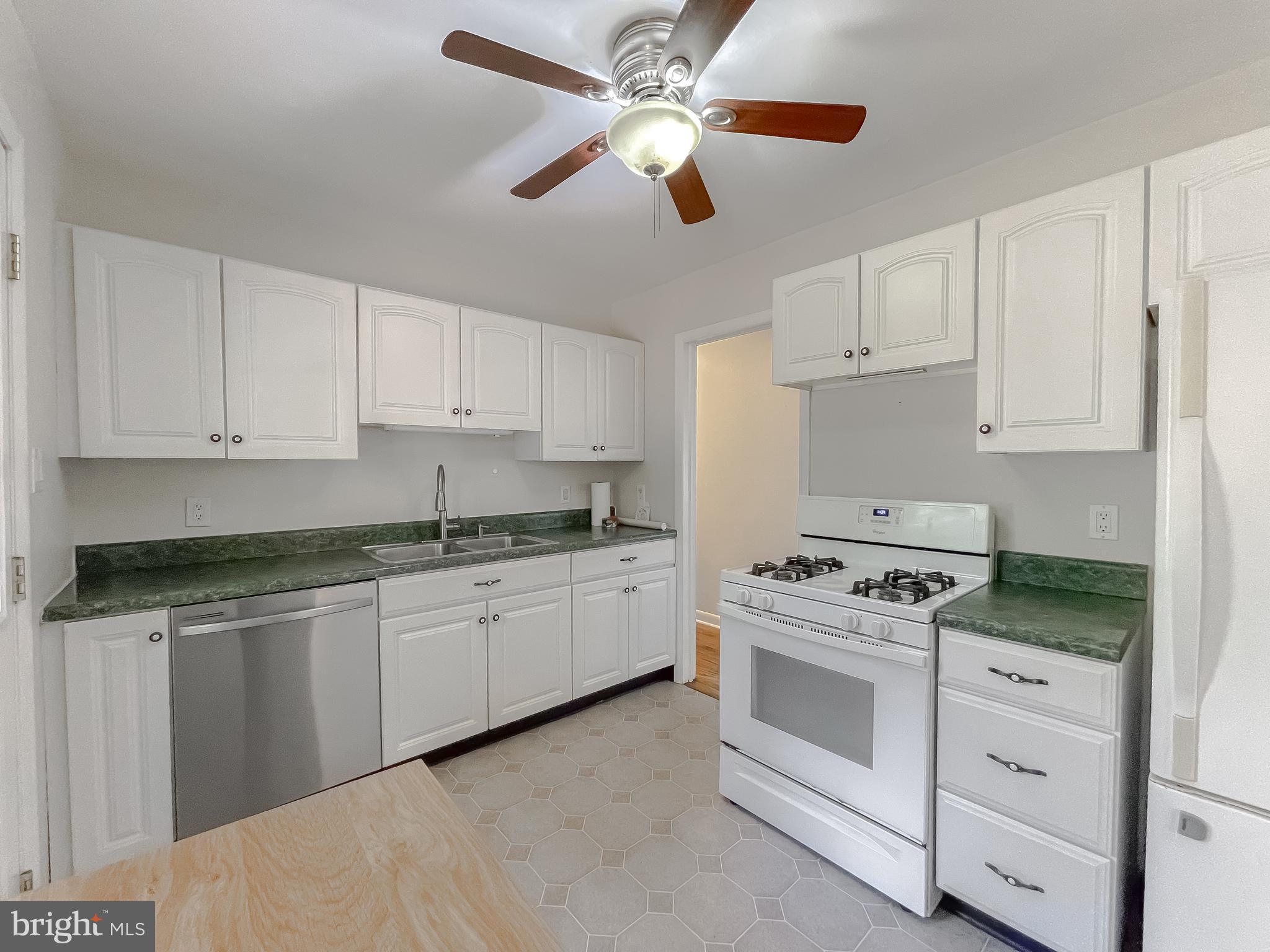 TOWN CREEK - Residential Lease