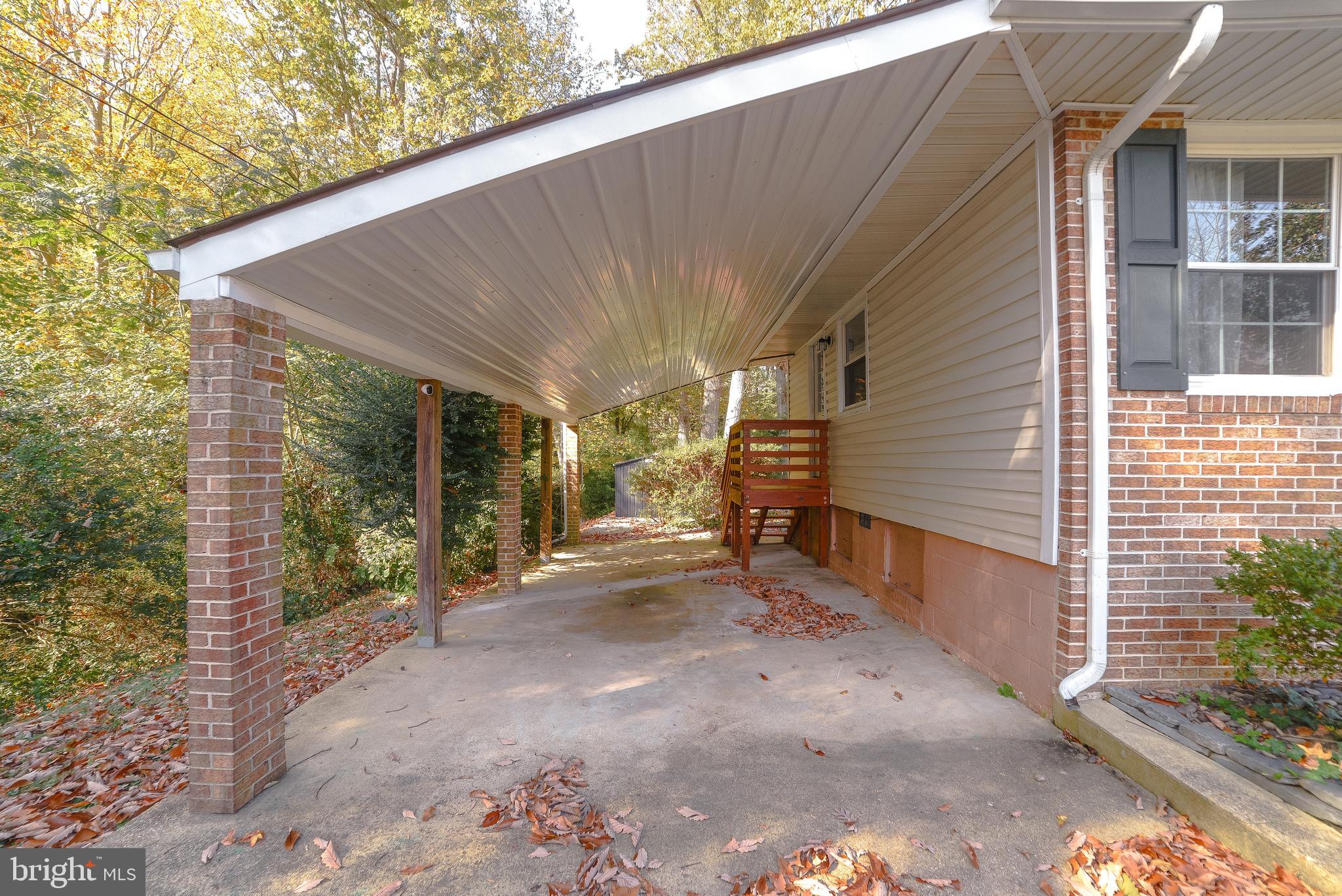 TOWN CREEK - Residential Lease