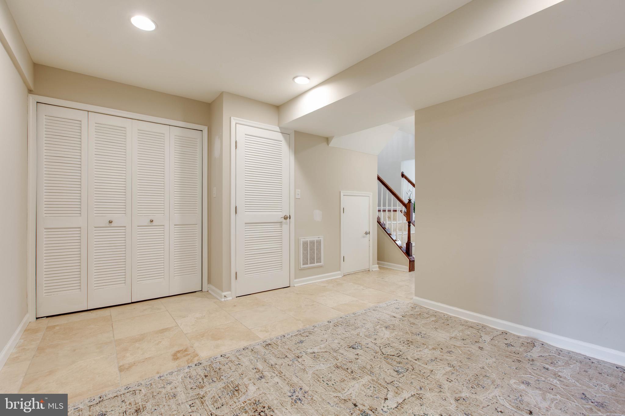 VILLAGE TOWNS - Residential