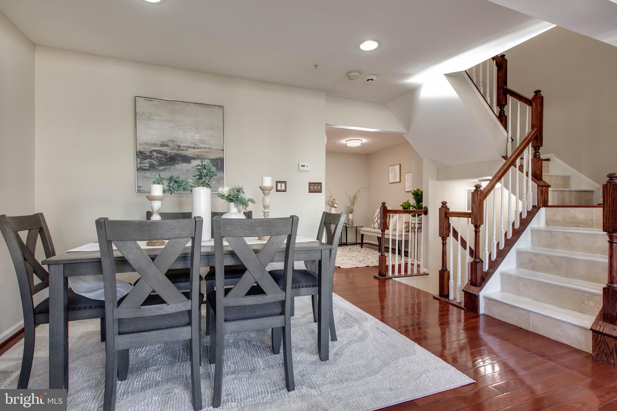 VILLAGE TOWNS - Residential