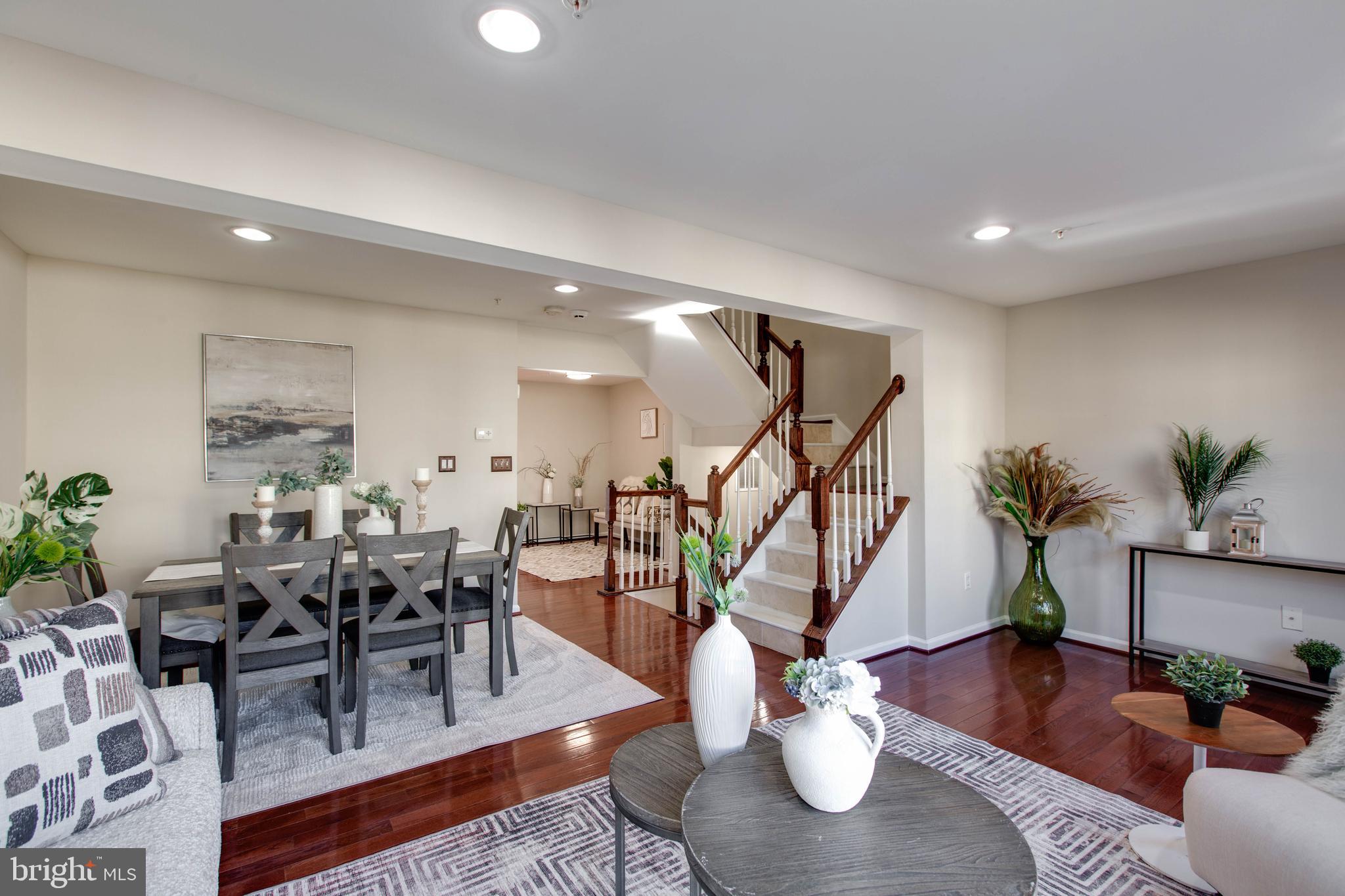 VILLAGE TOWNS - Residential