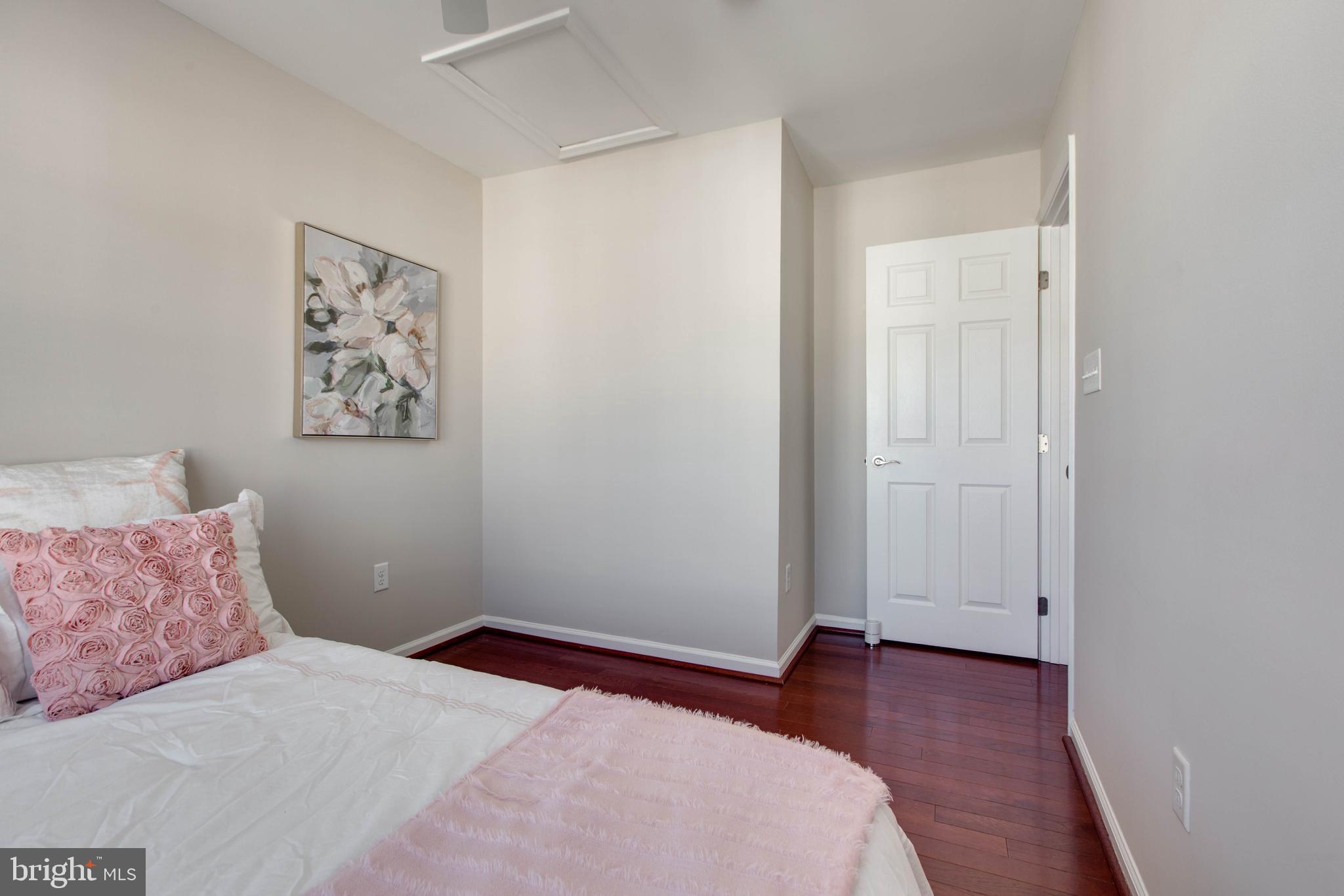 VILLAGE TOWNS - Residential