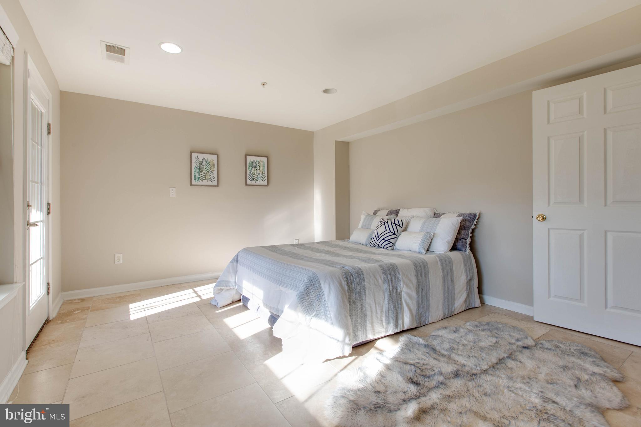 VILLAGE TOWNS - Residential