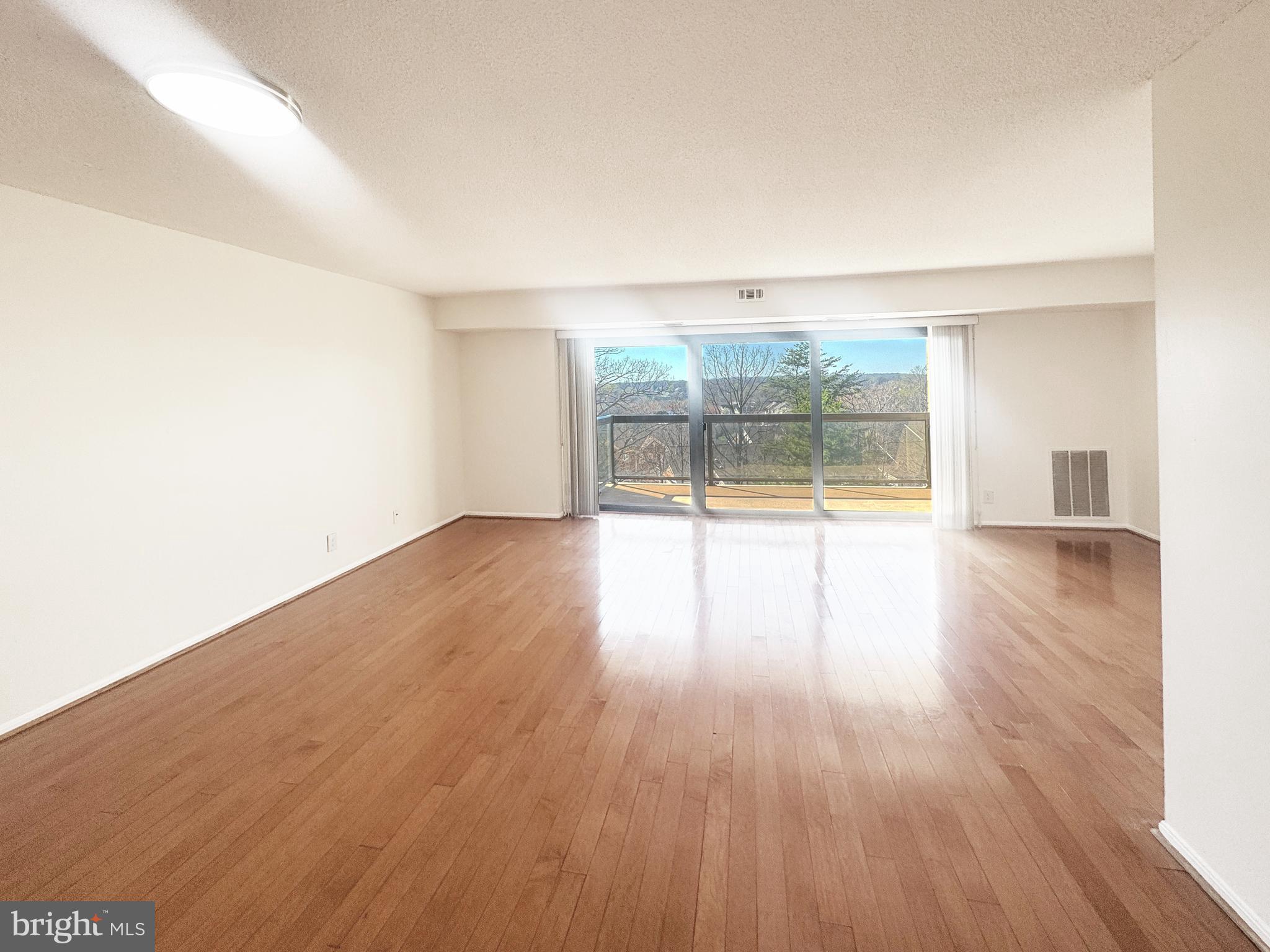 WATERGATE AT LANDMARK - Residential