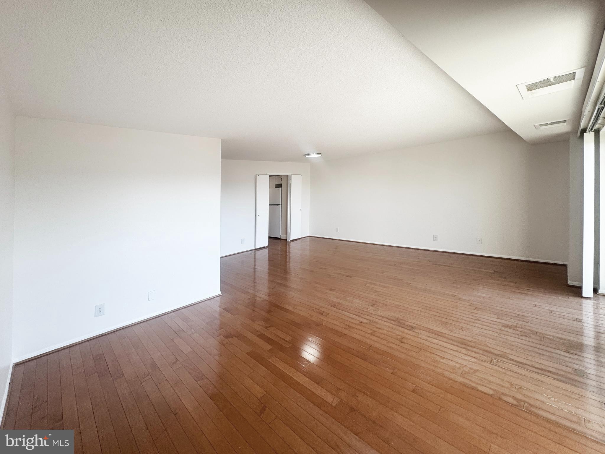 WATERGATE AT LANDMARK - Residential