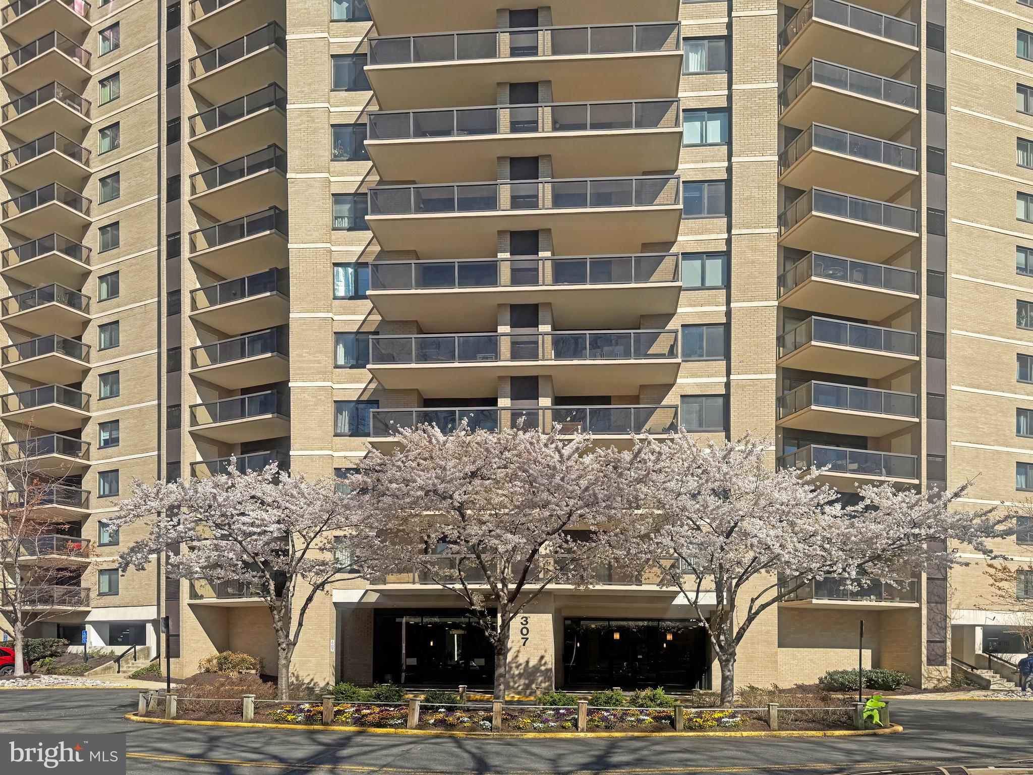 WATERGATE AT LANDMARK - Residential