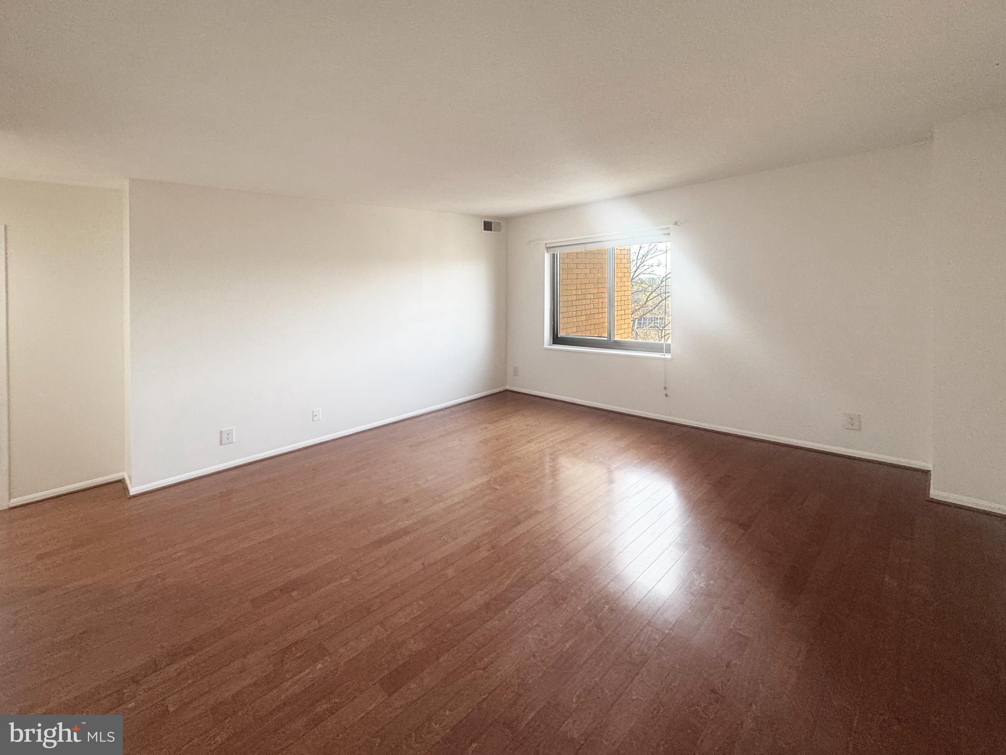 WATERGATE AT LANDMARK - Residential