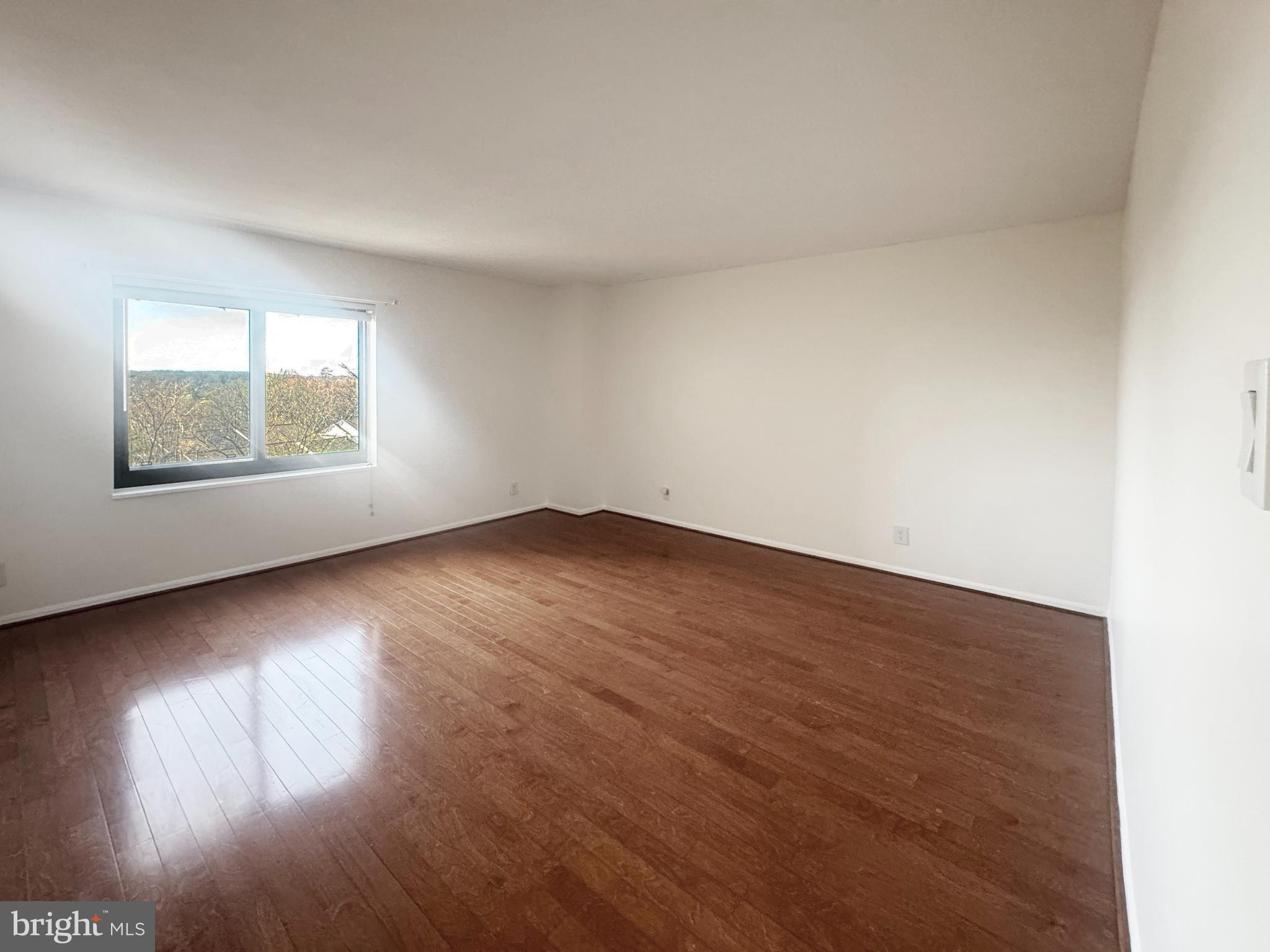 WATERGATE AT LANDMARK - Residential