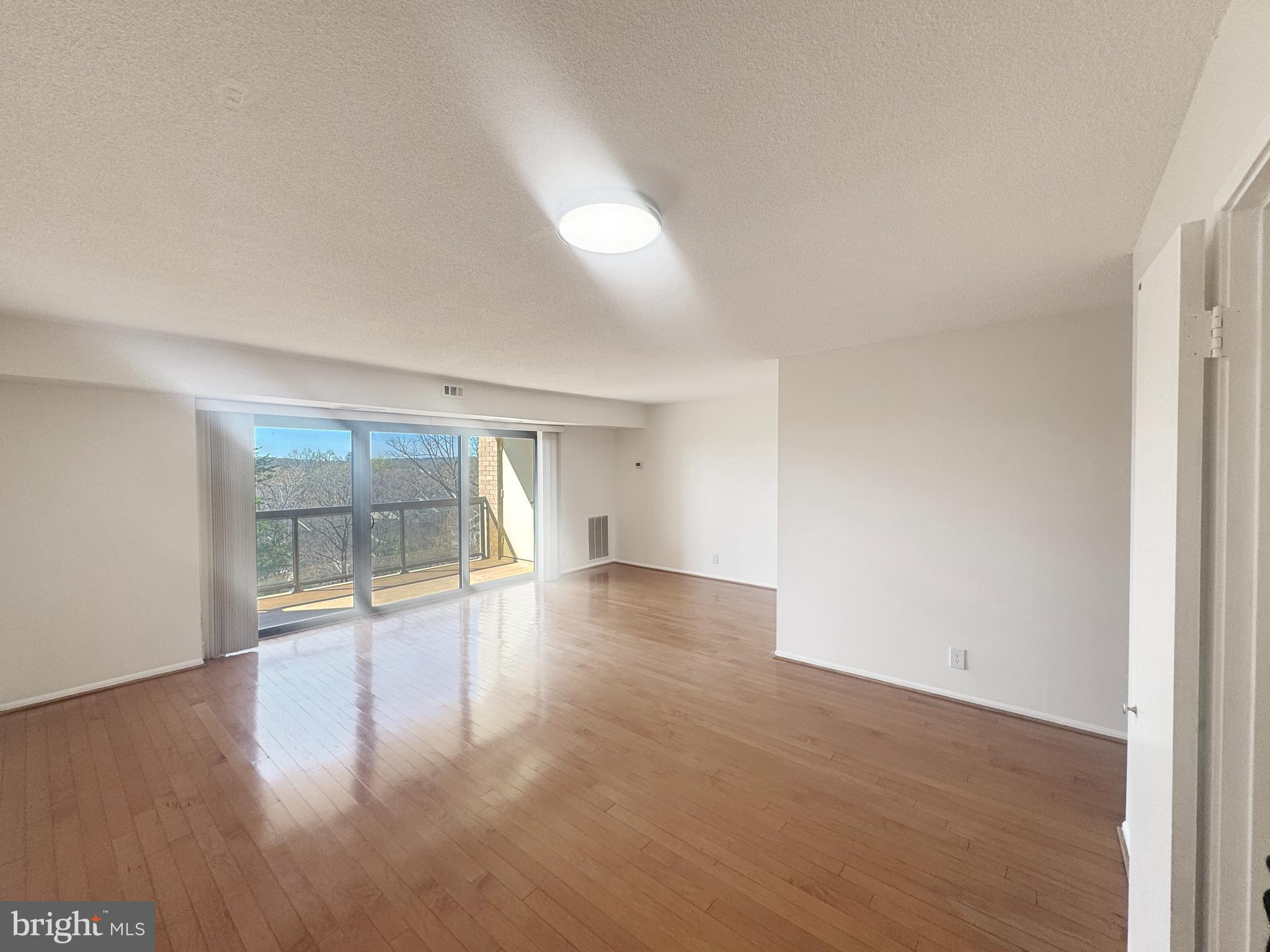 WATERGATE AT LANDMARK - Residential