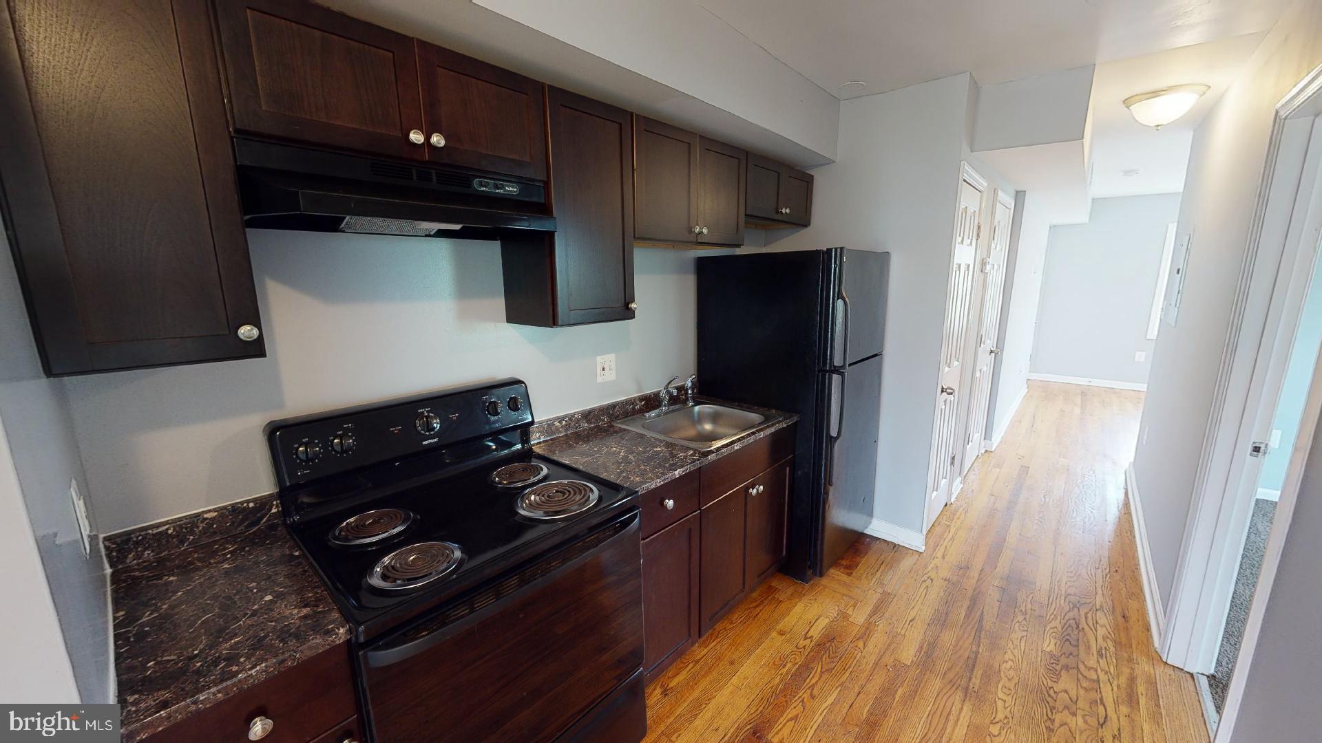 933 52ND STREET NE 5