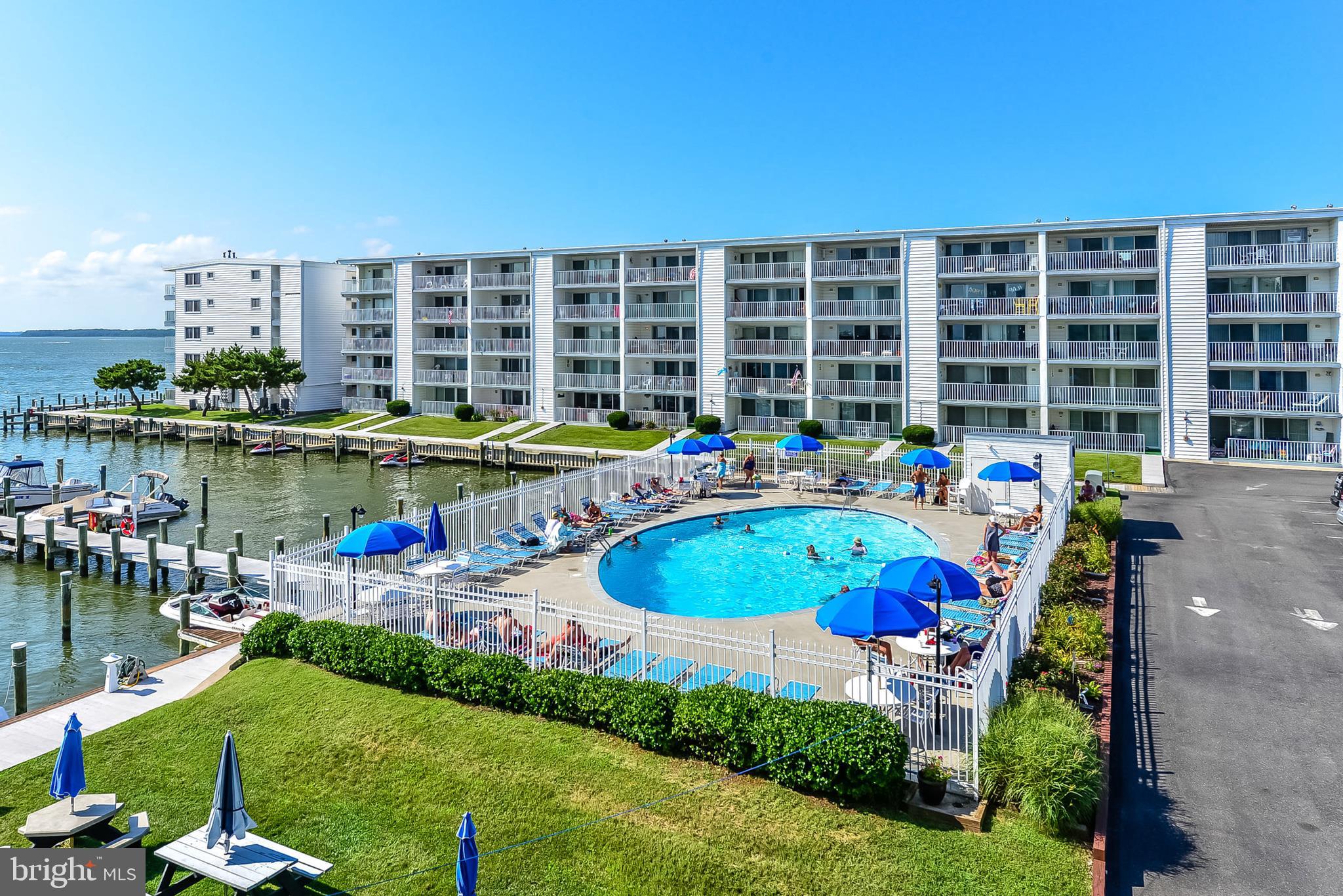 HITCHENS & TRIMPER - Residential