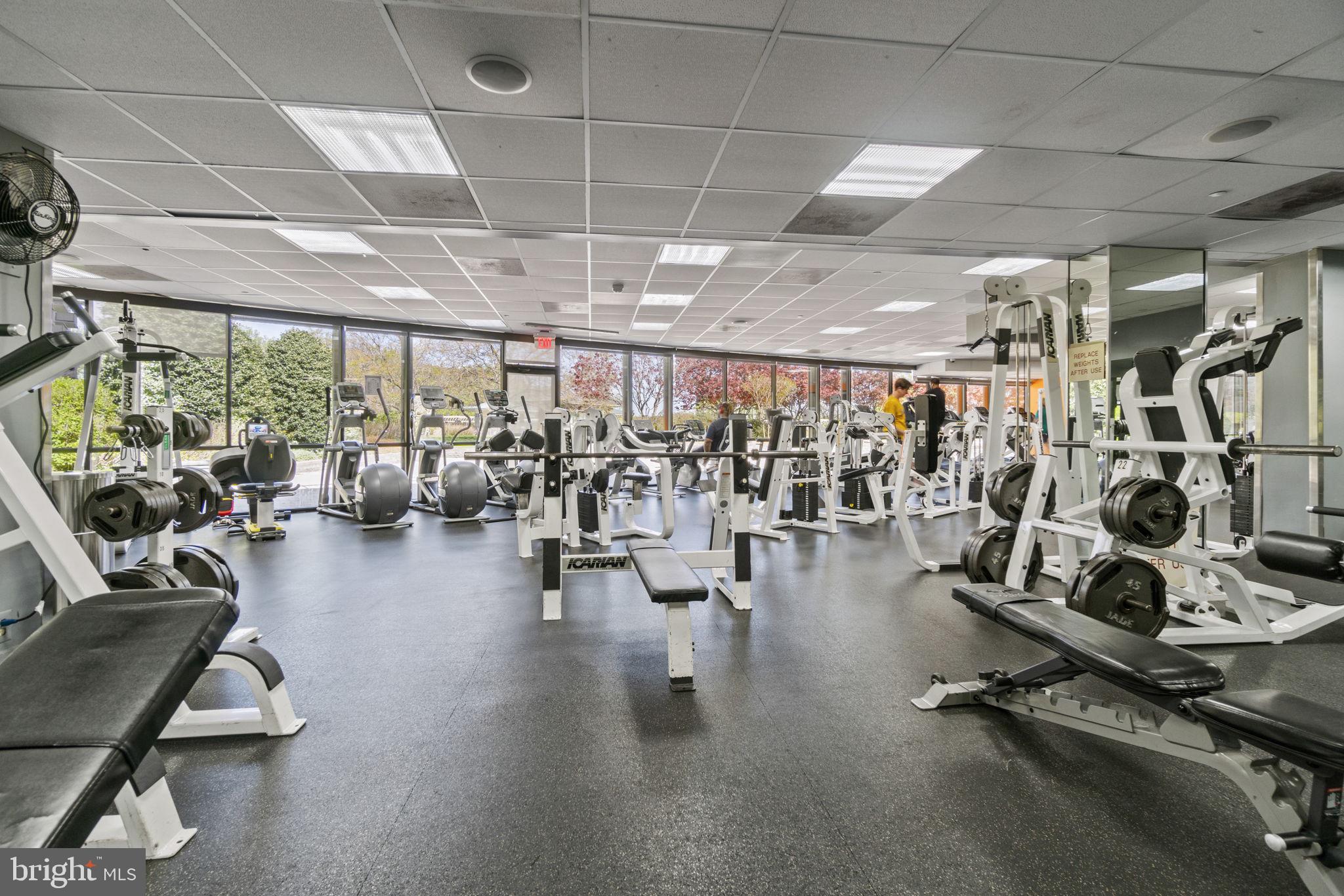 PROMENADE TOWERS - Residential